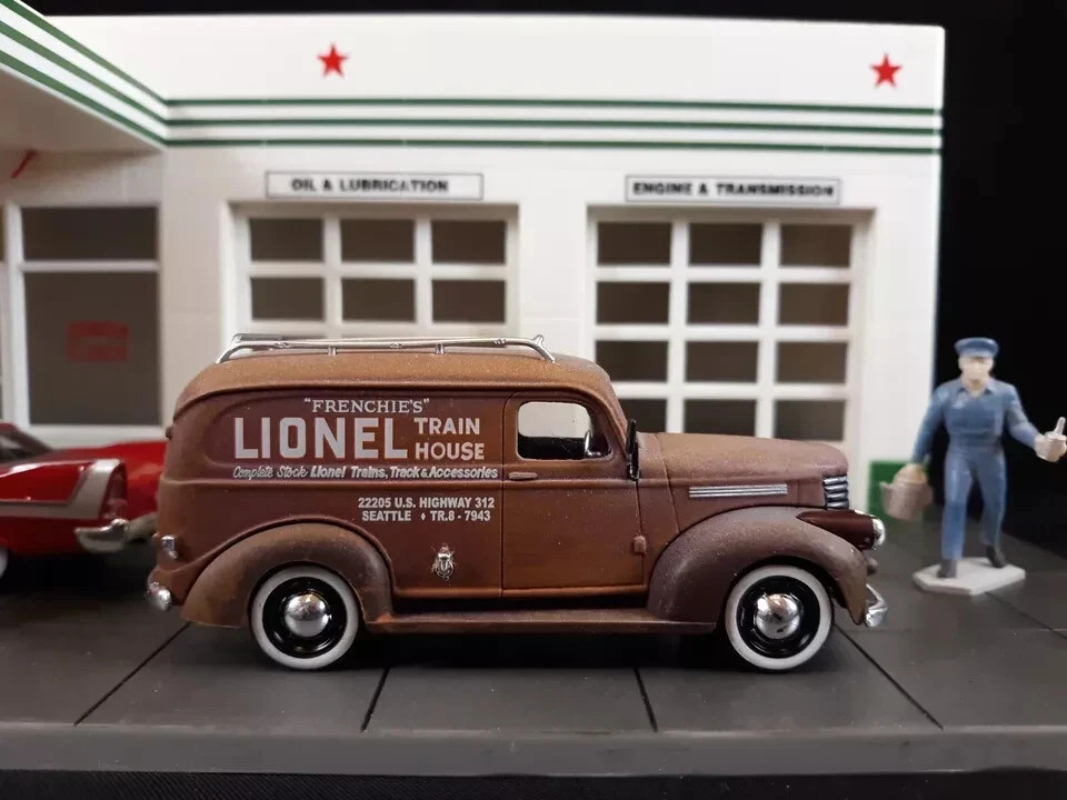 Rare, Retired 1:48 Die-Cast Lionel Train House 1946 Chevrolet Panel Truck New