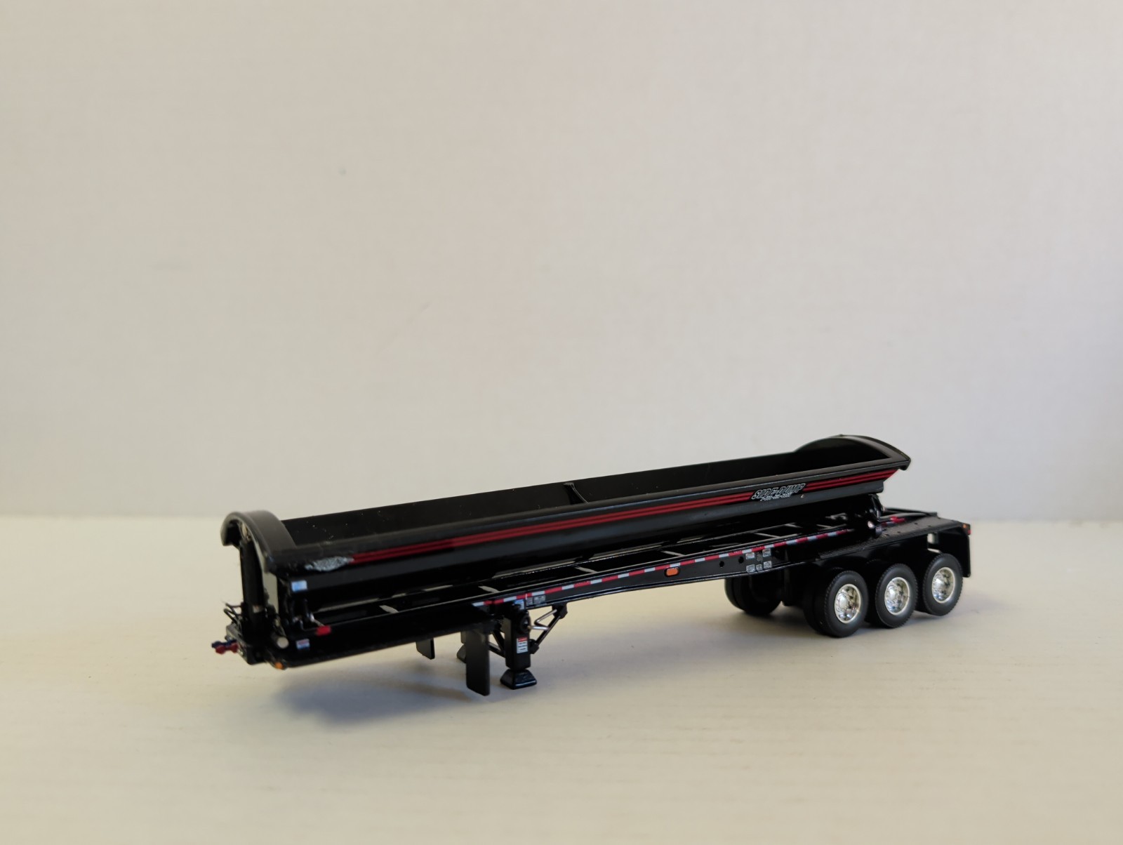 1/64 DCP 1747 SmithCo Tri-Axle Side Dump Trailer (All Black)