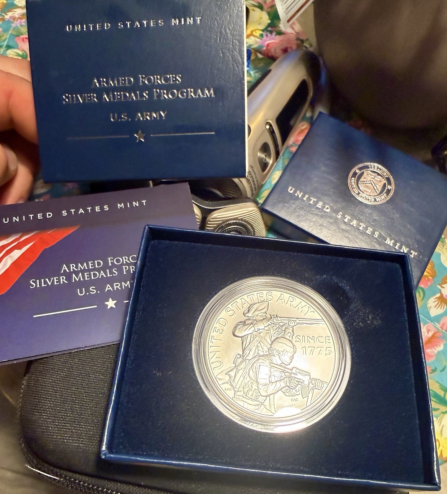 U.S. Mint U.S. Army Armed Forces Silver Medal  1 oz Silver/ original box and coa