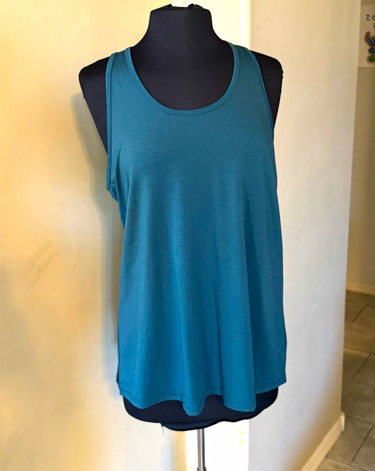 Athleta Essence Tie Back Tank Teal Women’s L Racerback Seamless Odor Control