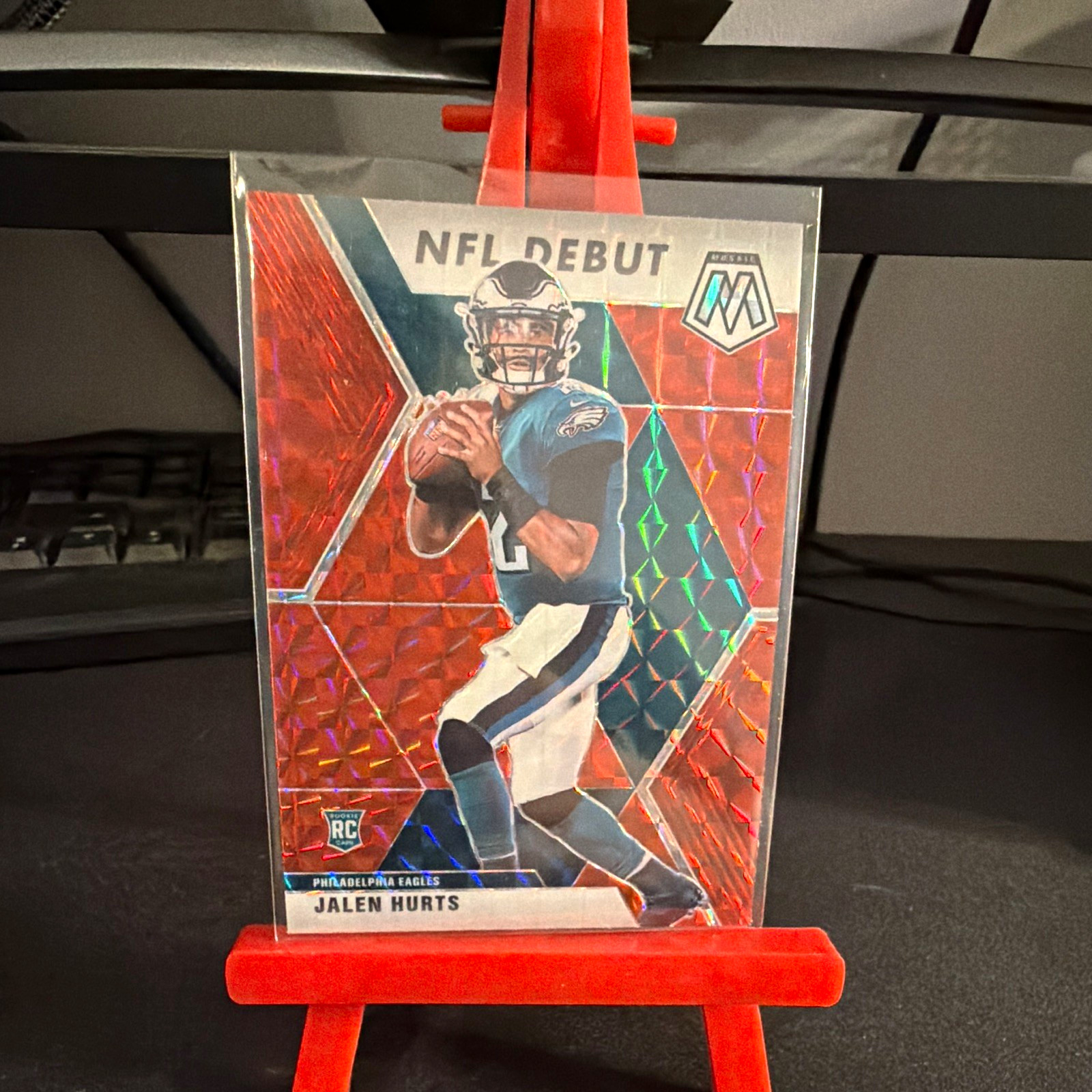 Jalen Hurts 2020 Panini Mosaic Red Mosaic Prizm NFL Debut #265 RC Eagles
