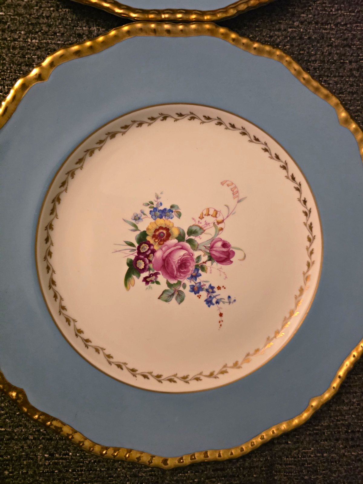 Set of 12 Royal Doulton Turquoise Rim Floral Center Dinner Plates V1967 Pristine