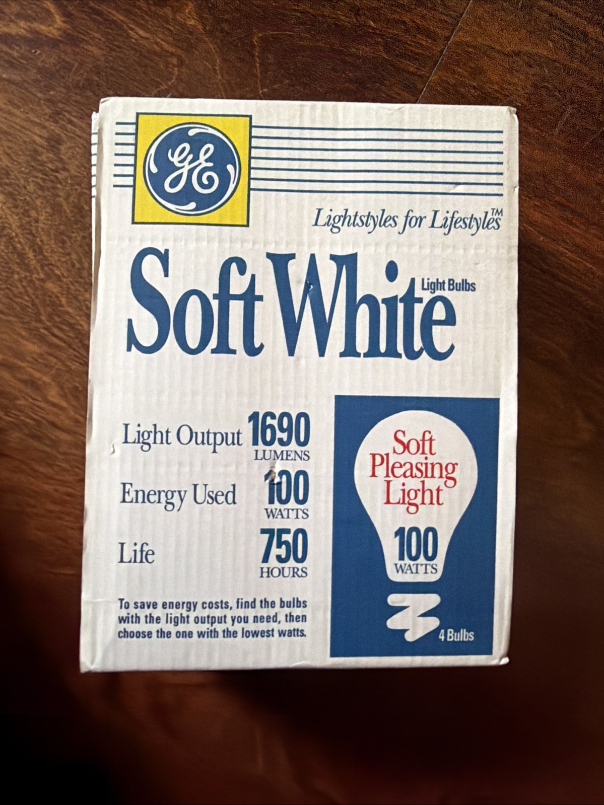 NOS GE 4-Pack Light Bulbs 100 Watt Soft White A19 Bulbs In Box Tested 750 Hours