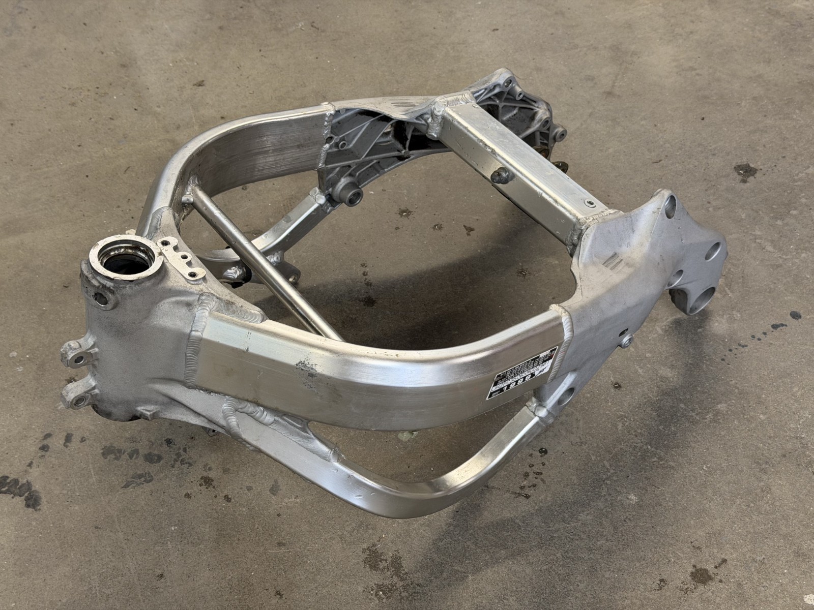 99 00 HONDA CBR600 CBR600F4 Main Frame Chassis