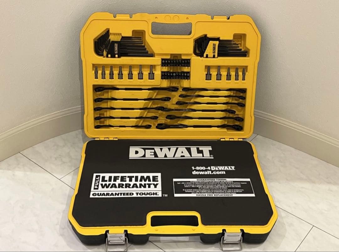 DEWALT DWMT45184 184 Pc Black Chrome Mechanics Tool Set Metric SAE Socket Case