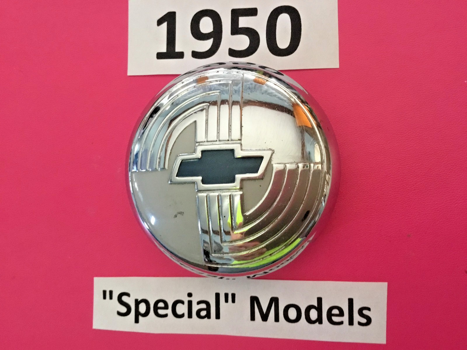 1950 Chevrolet horn cap button extra nice for Special models ( 1949 1951 1952)