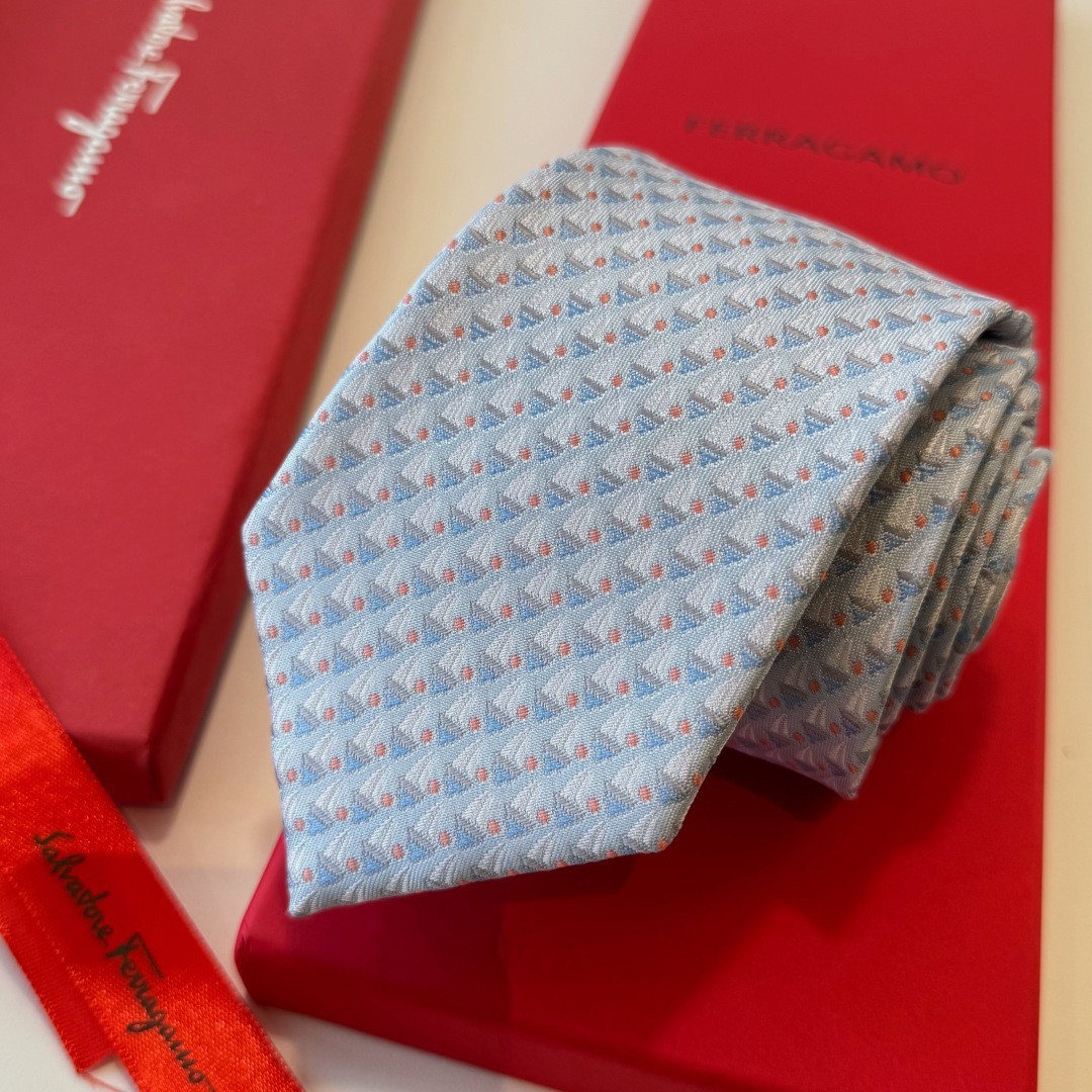 NWT Men\'s Luxury Ferragamo Silk Tie Executive Business Formal 