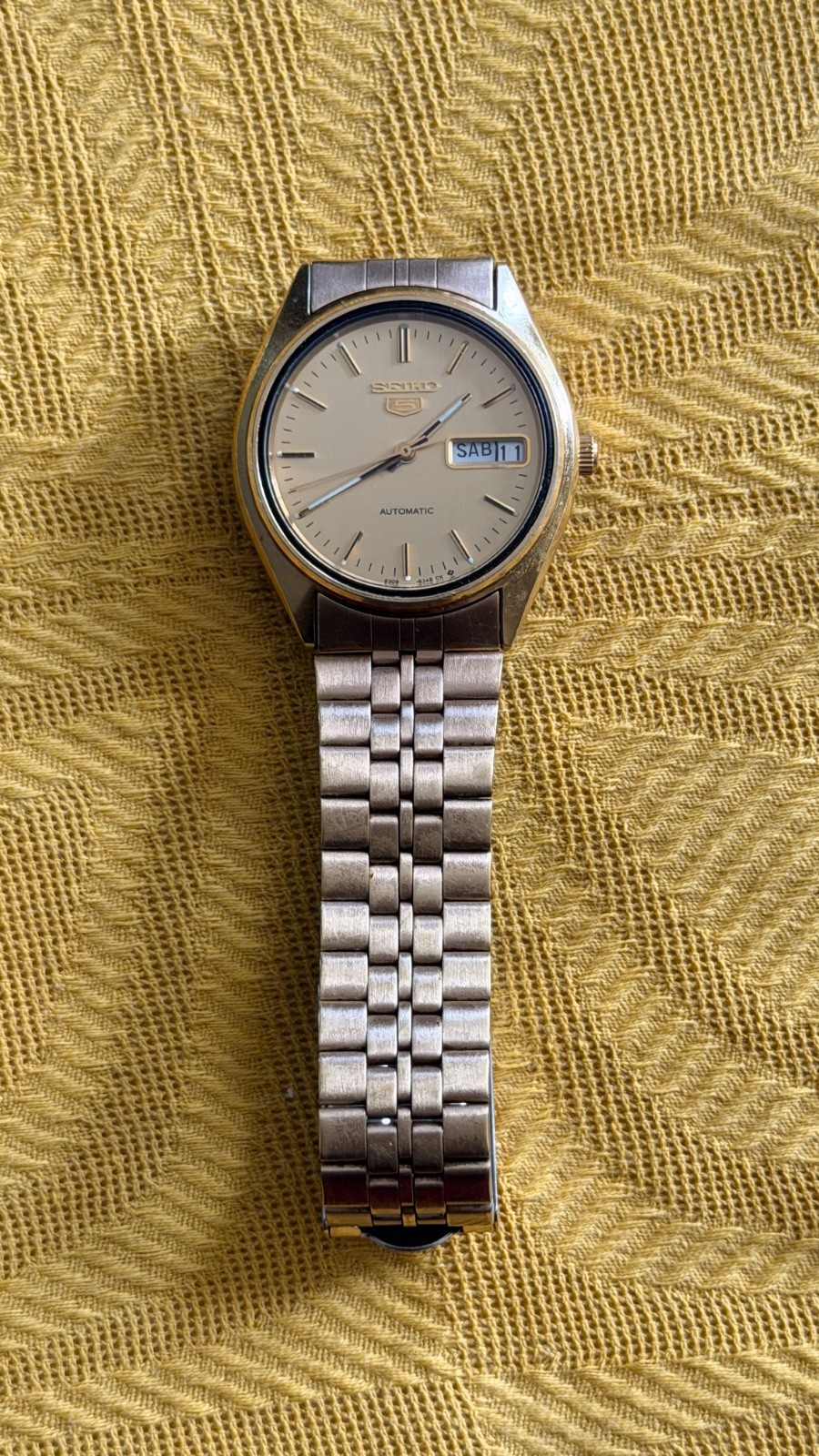 Vintage Seiko 5 Automatic wristwatch