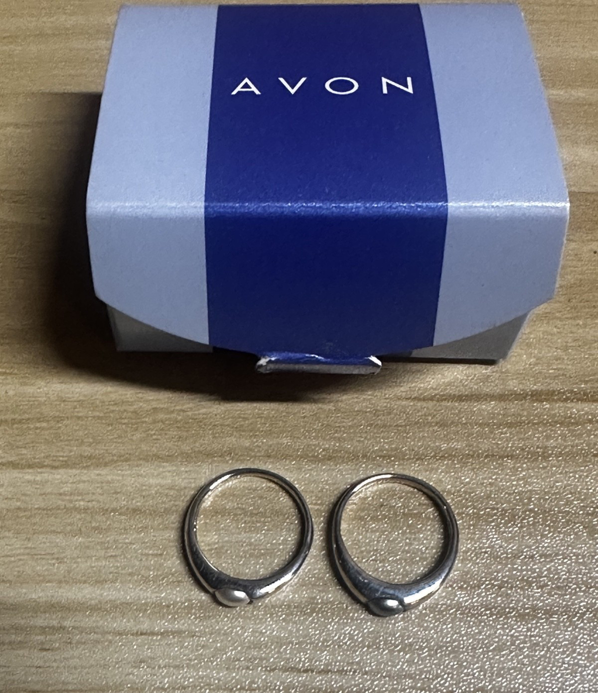 VINTAGE AVON STERLING SILVER PEARL DOME STYLE RING WHITE & GRAY DUO SIZE 6 VINTAGE AVON STERLING SILVER PEARL DOME STYLE RING WHITE & GRAY DUO SIZE 6