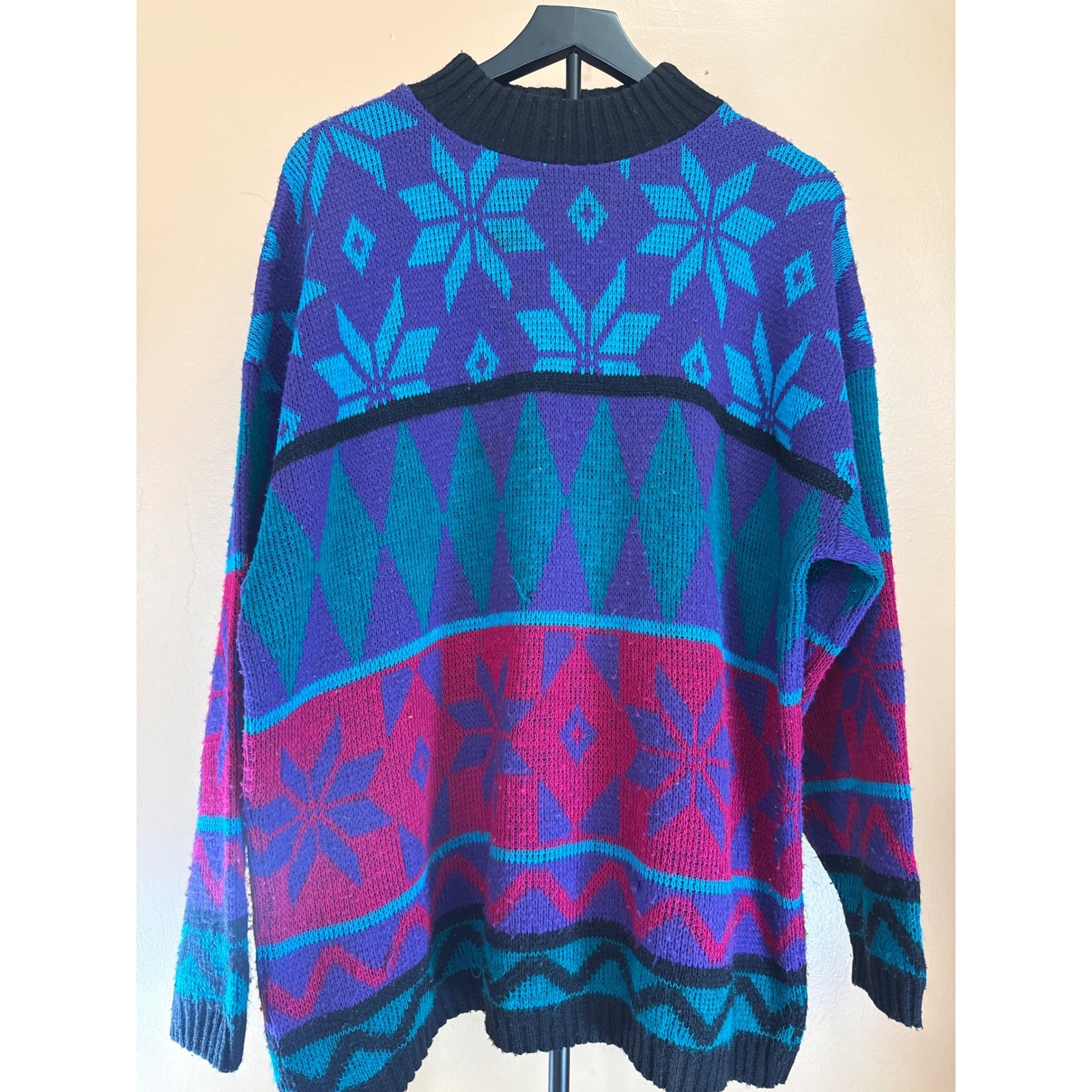 Classic Essentials Vintage Geometric Snowflake Knit Sweater Purple Teal Large Classic Essentials Vintage Geometric Snowflake Knit Sweater Purple Teal Large