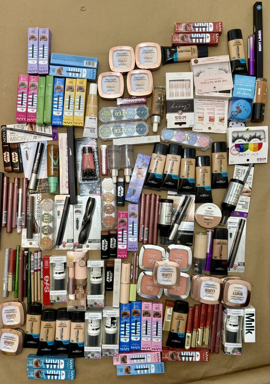 Lot of 130 Pcs Revlon, Loreal, NYX, Covergirl, Wholesale Makeup New With Sealed Lot of 130 Pcs Revlon, Loreal, NYX, Covergirl, Wholesale Makeup New With Sealed