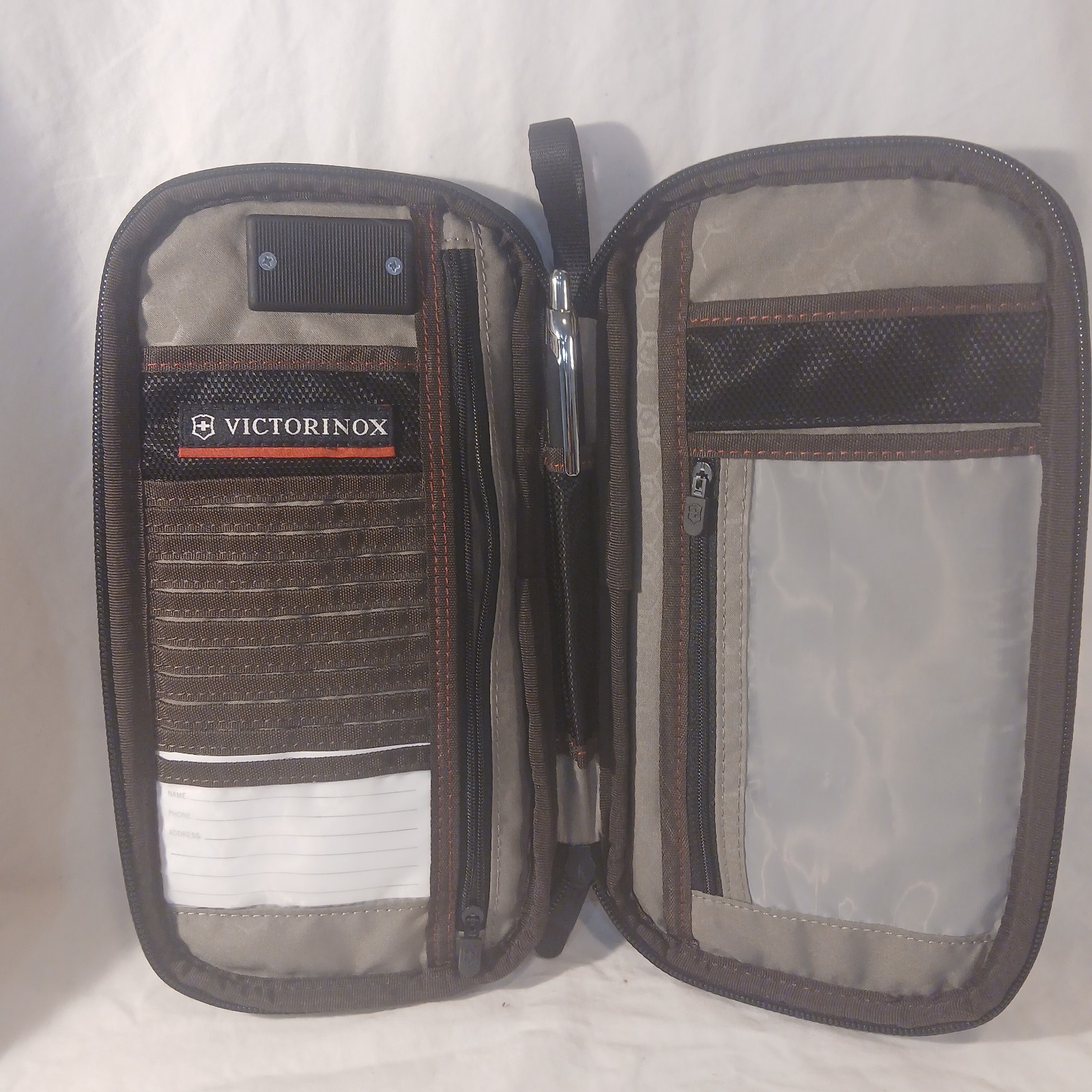 02) Victorinox Travel Organizer Black/Black Logo One Size 02) Victorinox Travel Organizer Black/Black Logo One Size