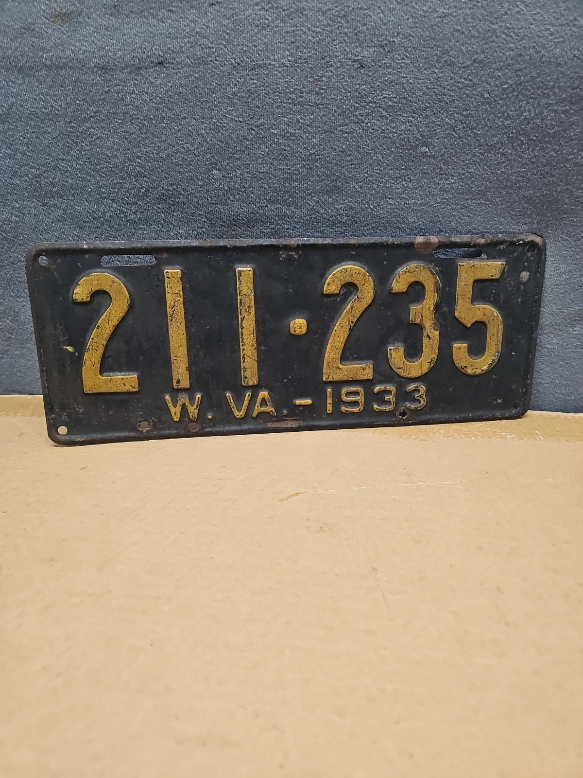 RARE VINTAGE 1933 WEST VIRGINIA W.VA. LICENSE PLATE ORIGINAL CONDITION 211-235 RARE VINTAGE 1933 WEST VIRGINIA W.VA. LICENSE PLATE ORIGINAL CONDITION 211-235