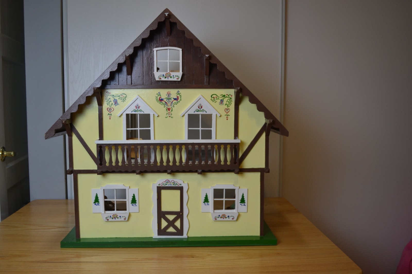 Vintage Handmade/Painted Doll House with Furniture and Figures
