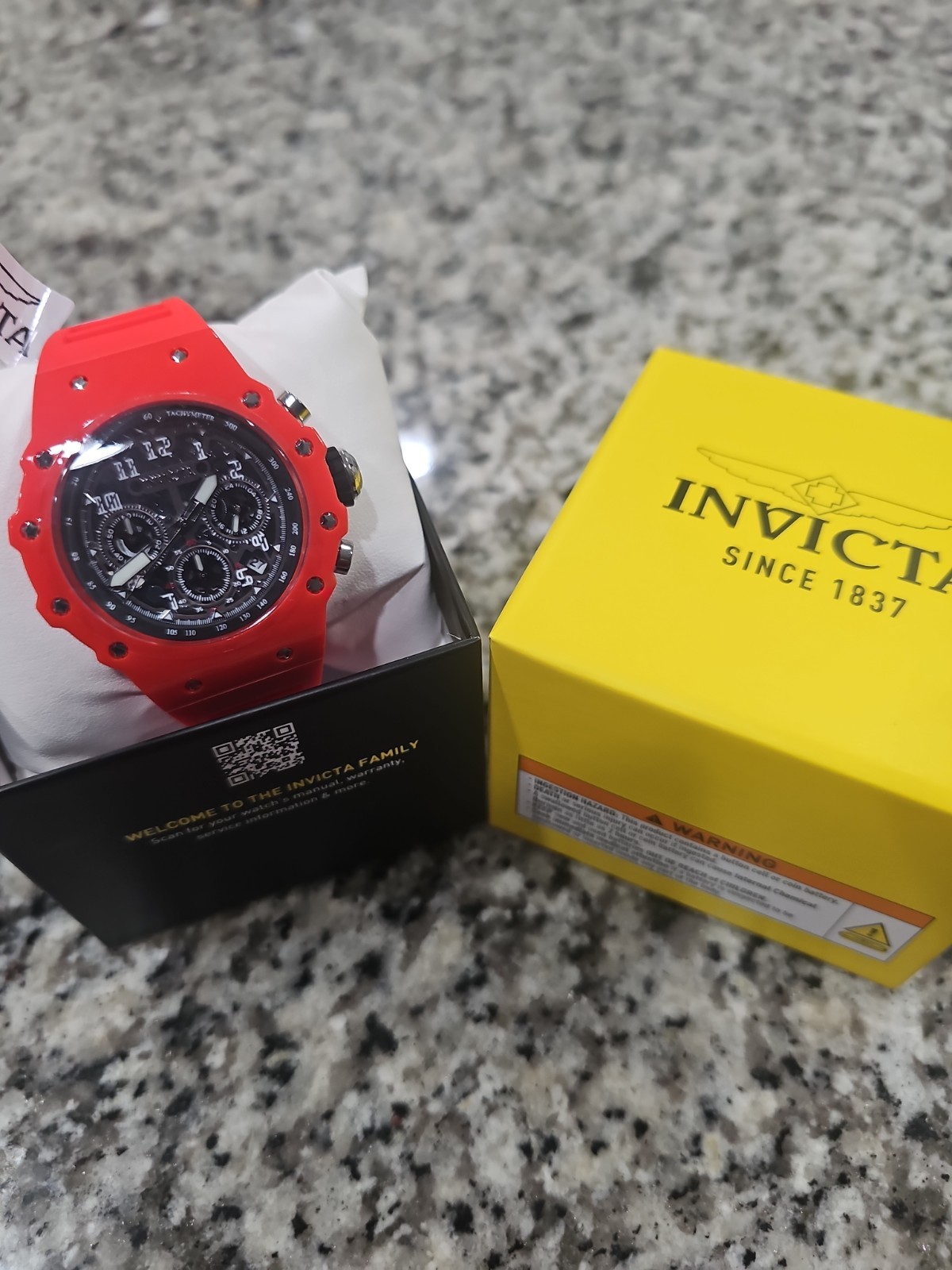 Retail $299.00 Invicta Racing Men Red Model 69676 - Men\'s Watch Quartz Retail $299.00 Invicta Racing Men Red Model 69676 - Men\'s Watch Quartz