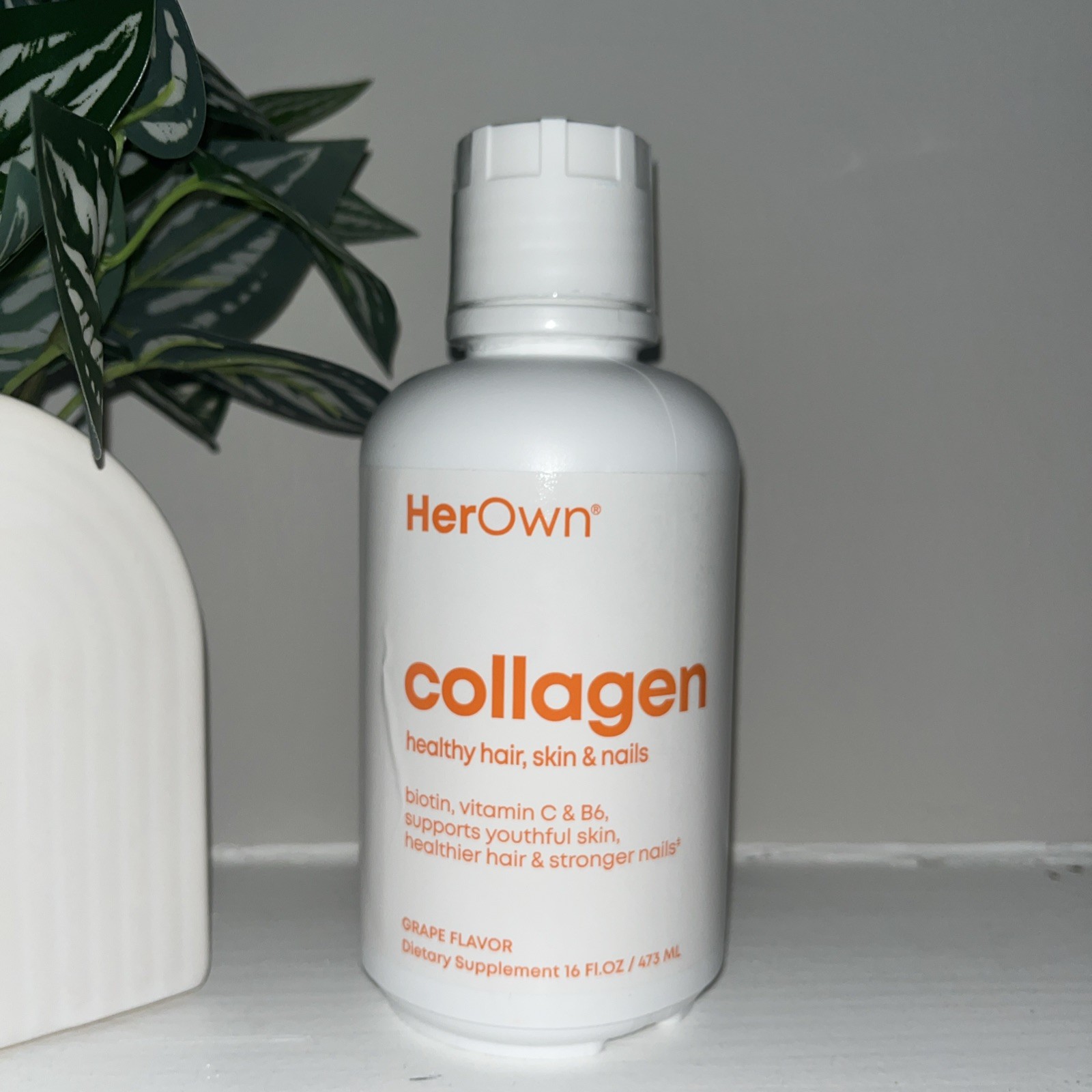 HEROWN COLLAGEN BIOTIN, VITAMIN C & B6 YOUTHFUL HAIR, SKIN & NAILS GRAPE SEALED