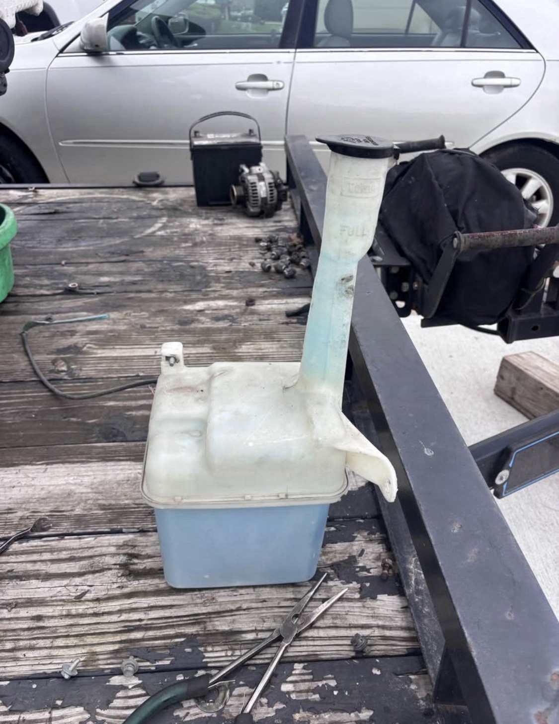 2002–2005 Toyota Camry Windshield Washer Fluid Reservoir/Tank 2002–2005 Toyota Camry Windshield Washer Fluid Reservoir/Tank