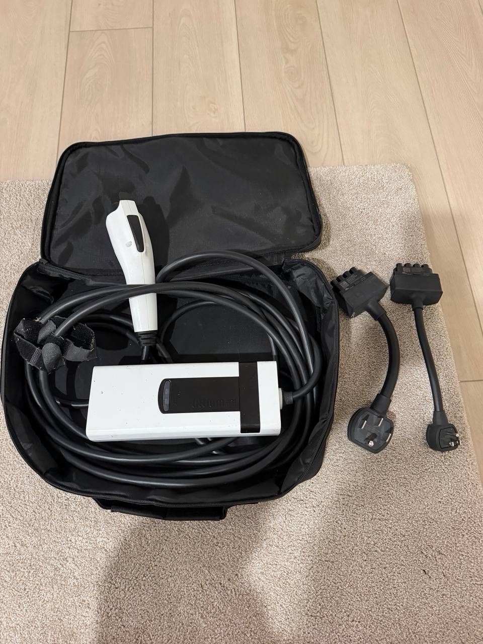 GM Cadillac Chevy GMC Ultium EV Charger Lyriq OEM Fast Charger 5-15 ; 14-50 GM Cadillac Chevy GMC Ultium EV Charger Lyriq OEM Fast Charger 5-15 ; 14-50