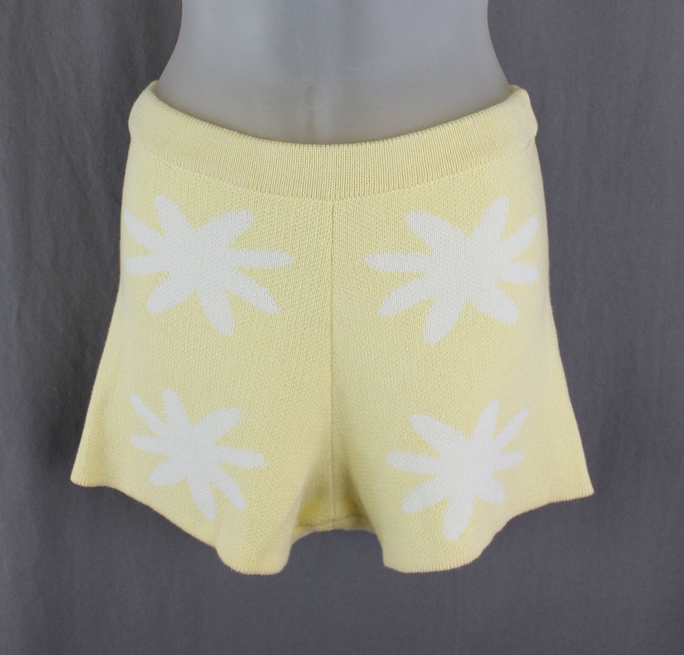 Celandine NWT Women\'s Yellow White Print Cotton Blend Stretch Waist Shorts Small