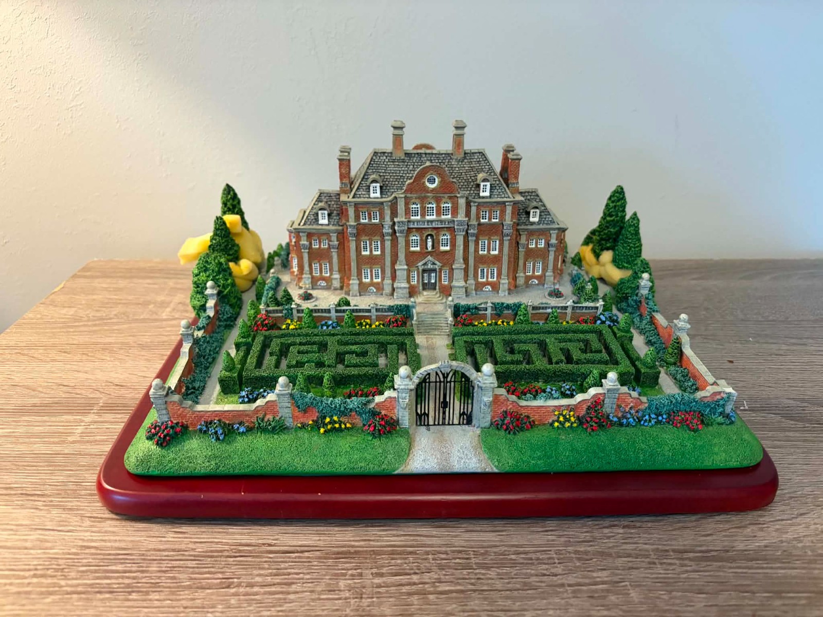 THE DANBURY MINT COLLECTION LARGE GEORGIAN MANSION RESIN VILLAGE SERIES RARE