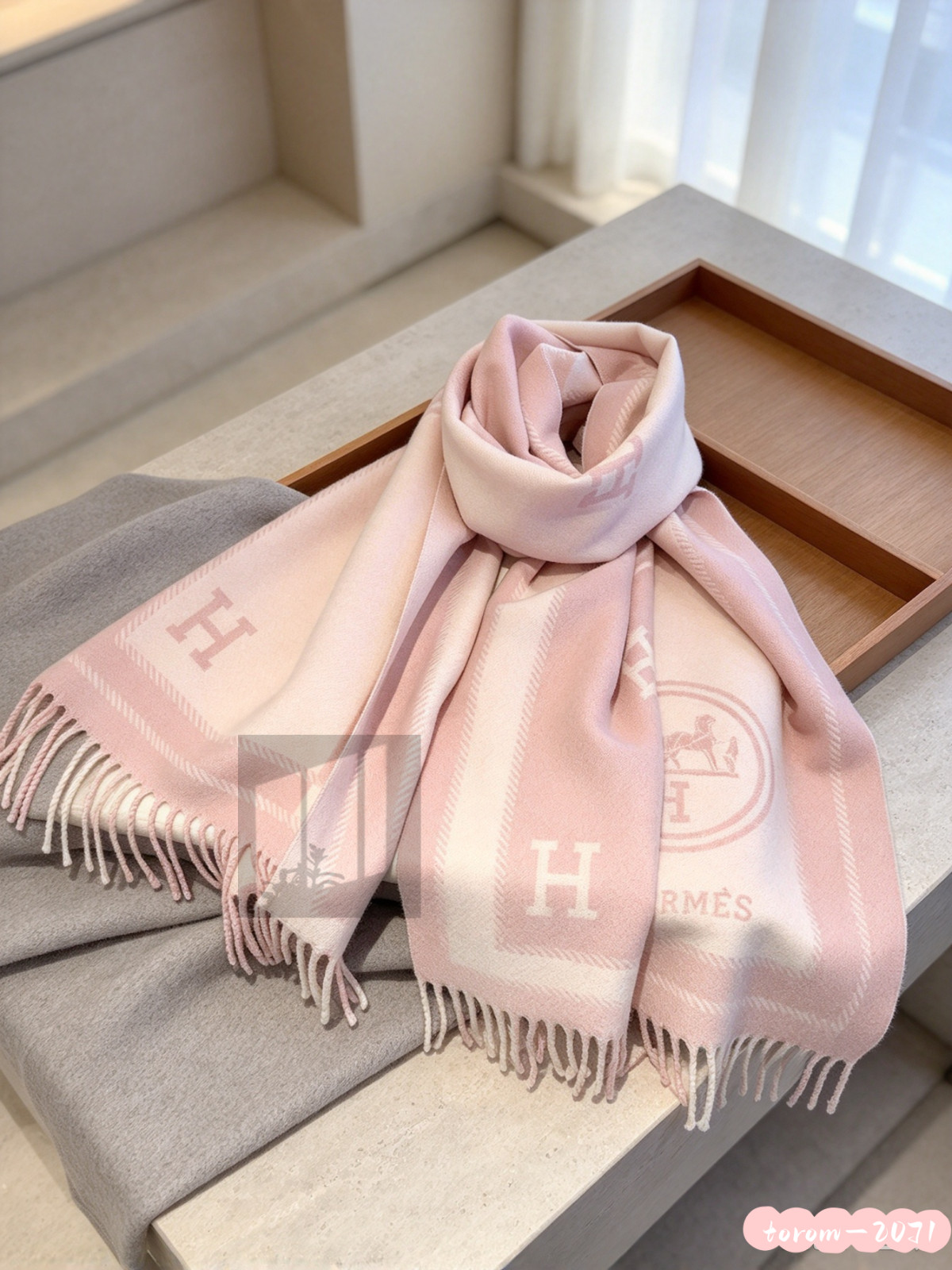 Hermès Wool Scarf Pink H Letter Jacquard Tassel Shawl Warm Winter Neck Wrap Hermès Wool Scarf Pink H Letter Jacquard Tassel Shawl Warm Winter Neck Wrap