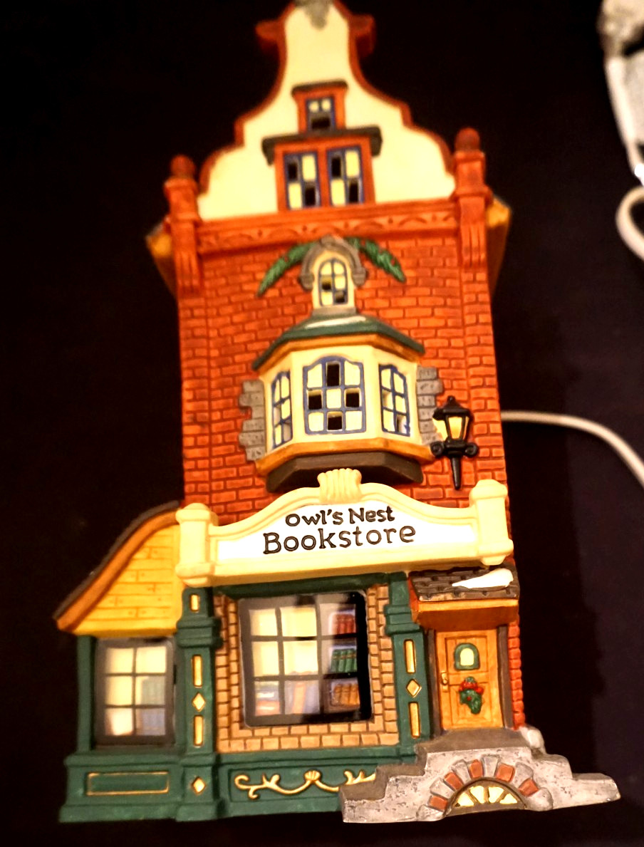 1999 Santa\'s Workbench Victorian Owls Nest Bookstore Christmas Village Lighted