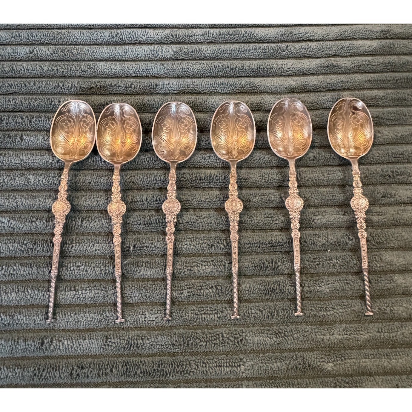 Queen Elizabeth II Gilt Coronation/Anointing Spoon Set Queen Elizabeth II Gilt Coronation/Anointing Spoon Set