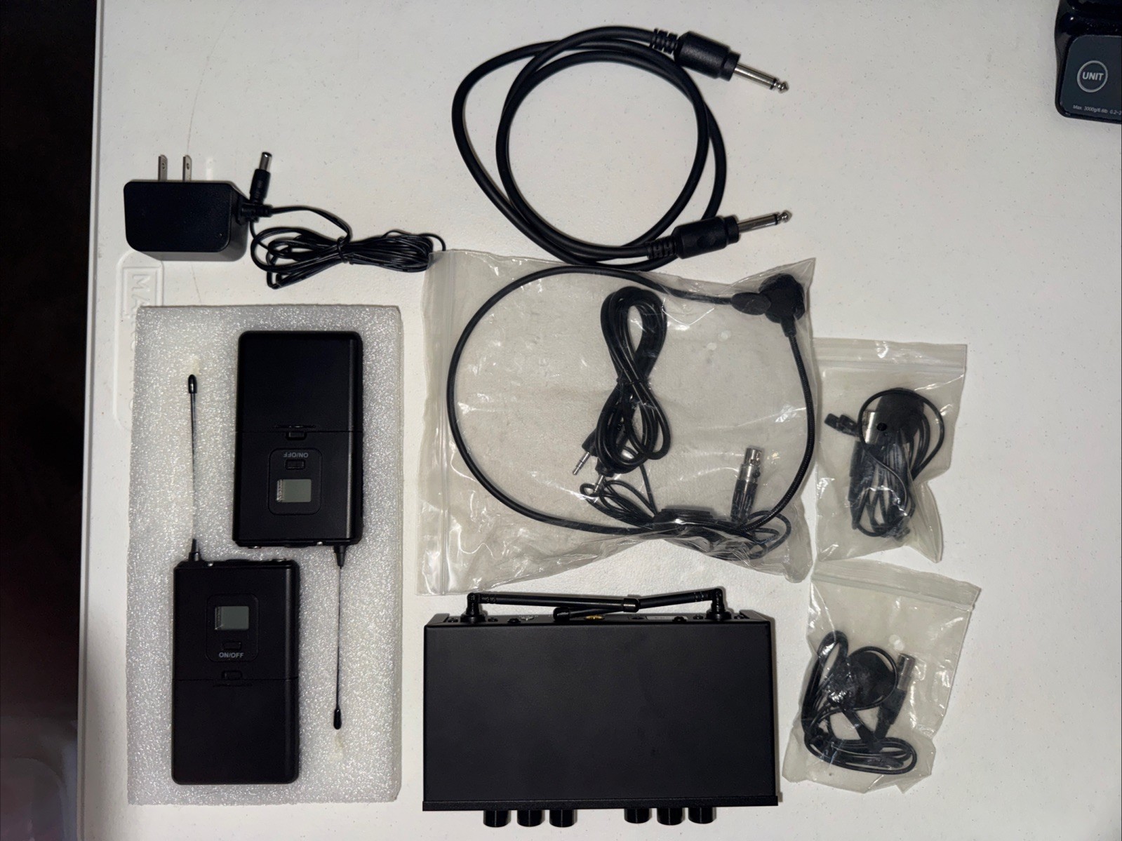 FIFINE K038 Wireless Microphone System UHF Dual CHANNEL AB
