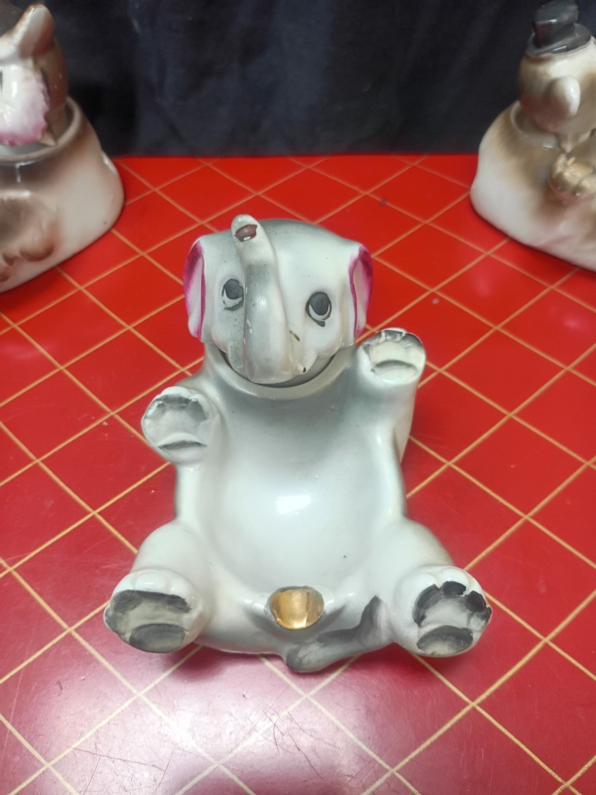 Vintage ~  Rare Takito T.T Elephant Ceramic Nodder Bobblehead  Ashtray  -  Japan