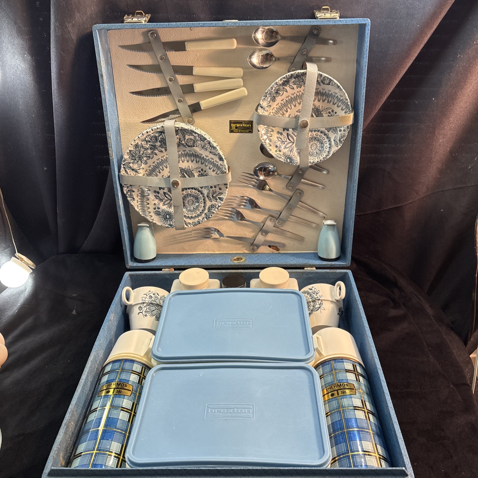 Vintage Brexton Rare Tourquoise Blue 4-person Picnic Basket Travel Box England Vintage Brexton Rare Tourquoise Blue 4-person Picnic Basket Travel Box England