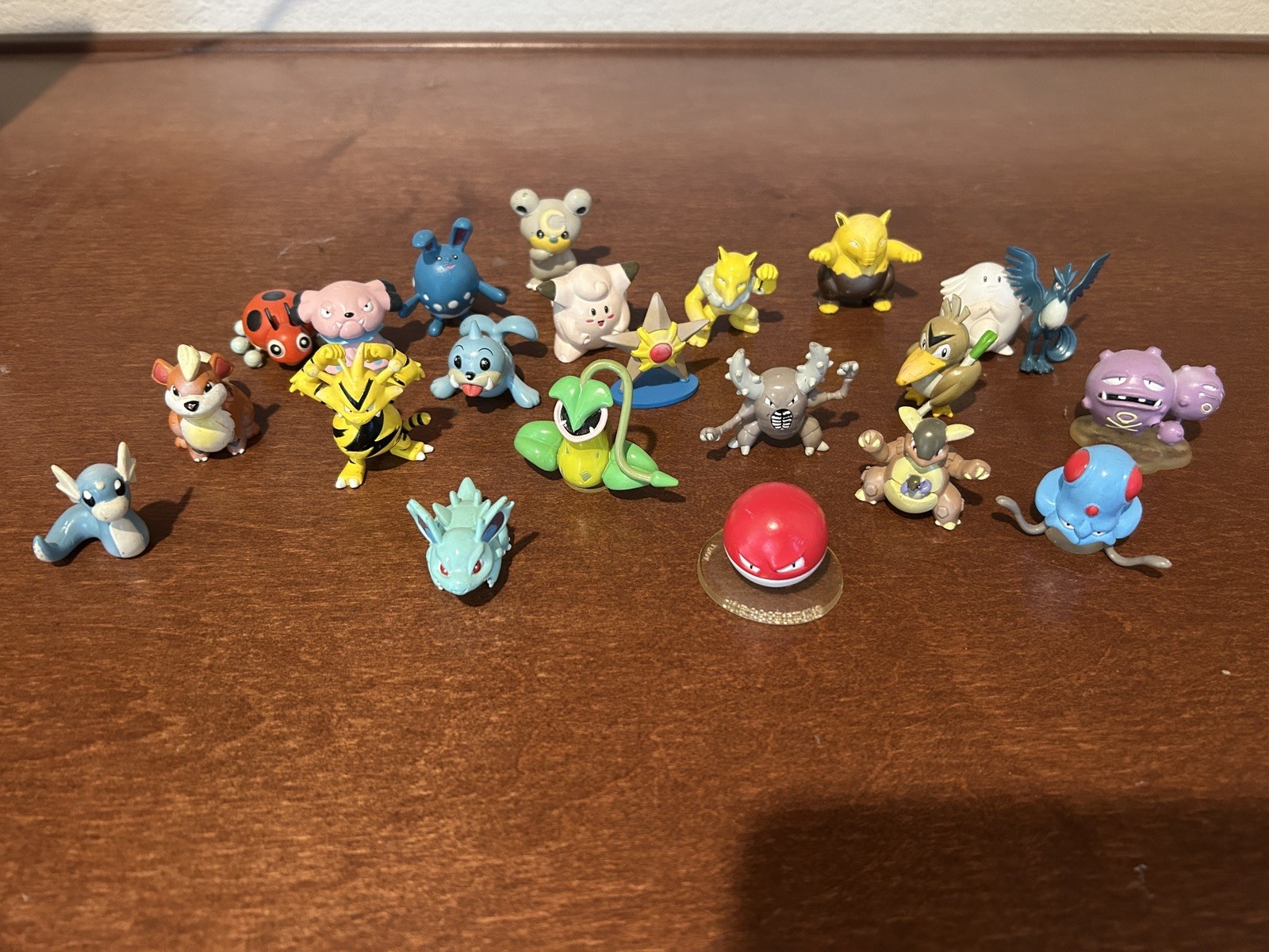Pokémon Tomy Figure Lot X22 Voltorb Victreebel  Nidorina Tentacool Gen 1 Gen 2