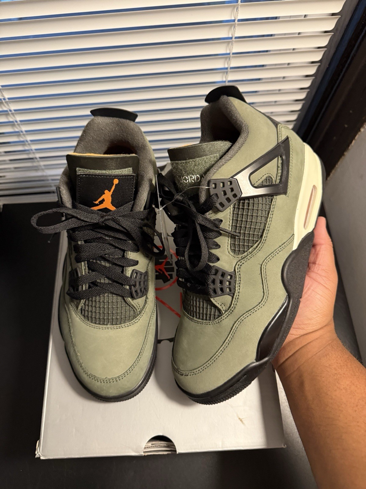 Undefeated x Air Jordan 4 Retro 2025 Green Size 8 VNDS Undefeated x Air Jordan 4 Retro 2025 Green Size 8 VNDS