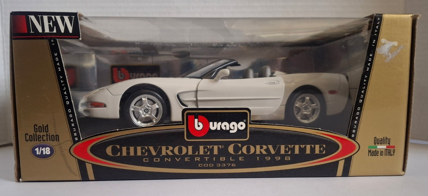 Burago 1:18 1998 Chevrolet Corvette Convertible Diecast White, Boxed Burago 1:18 1998 Chevrolet Corvette Convertible Diecast White, Boxed