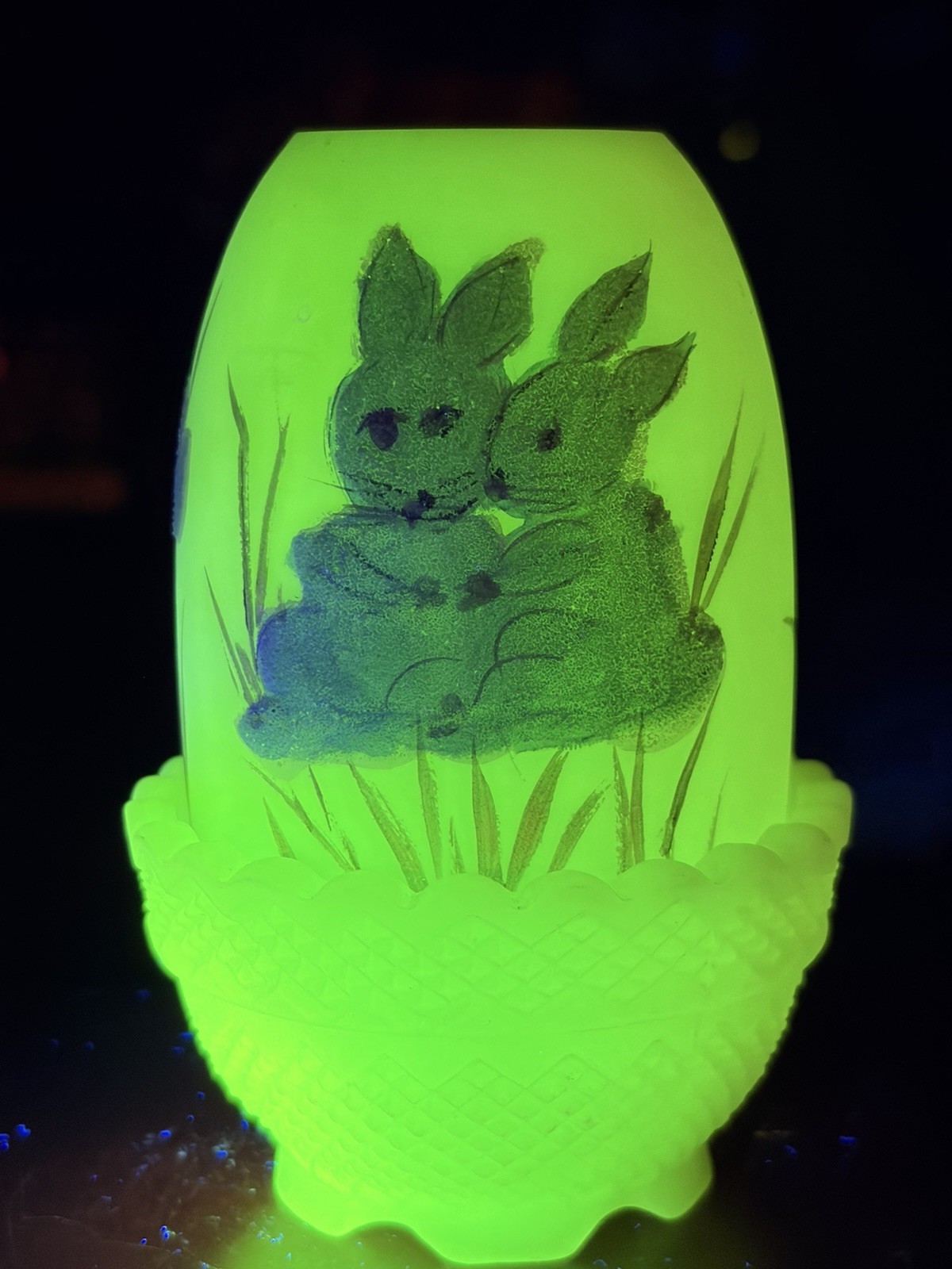 Vtg Fenton Custard Satin Glass Bunny Egg Fairy Lamp Blue Rabbits Uranium Glow