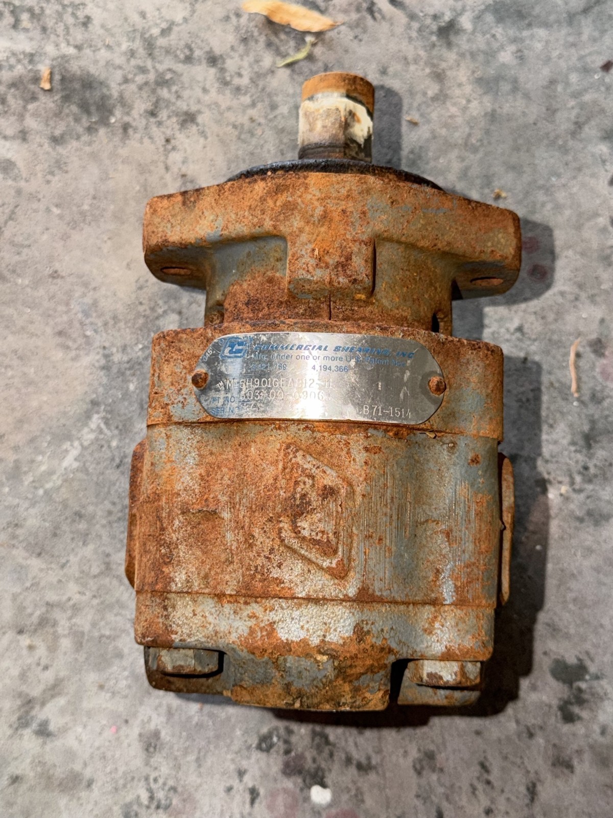 Commercial Shearing Hydraulic Pump 503-00-0906 M15H901GEAB12-11 Rusty Parts