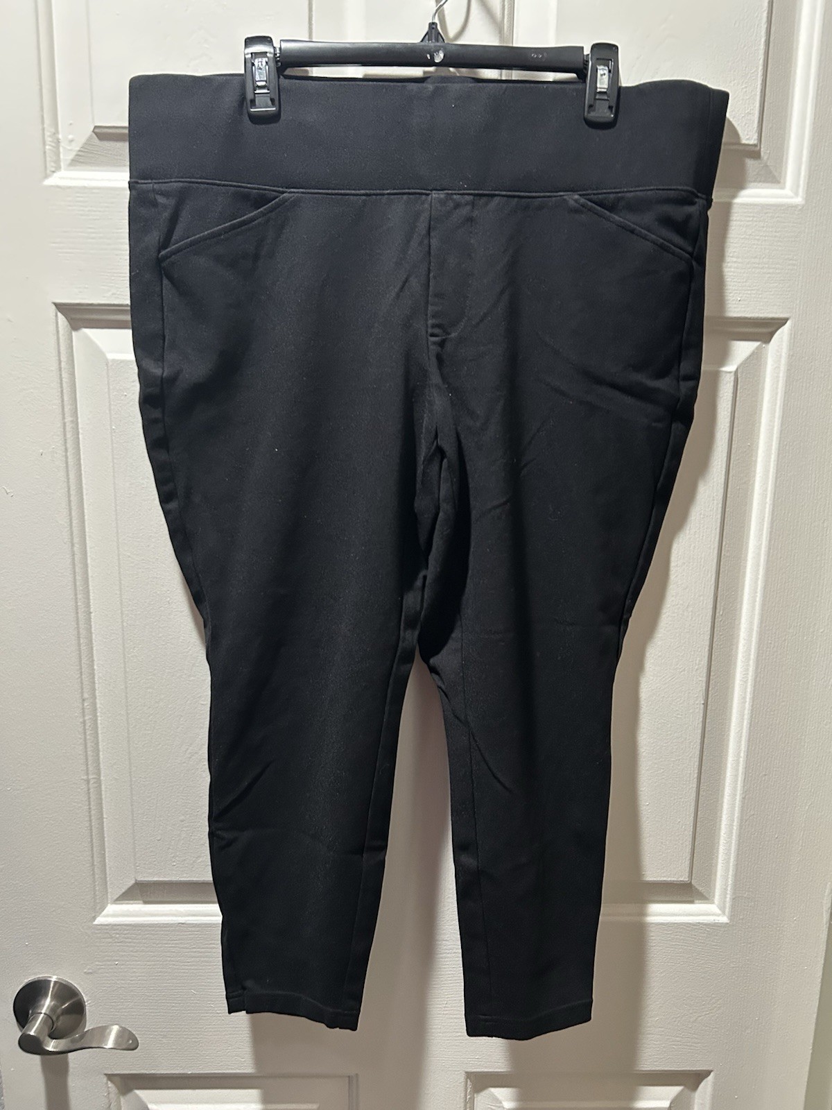 Torrid Pull-On Pocket Pixie Skinny Studio Luxe Ponte High-Rise Pant Size 2R Torrid Pull-On Pocket Pixie Skinny Studio Luxe Ponte High-Rise Pant Size 2R