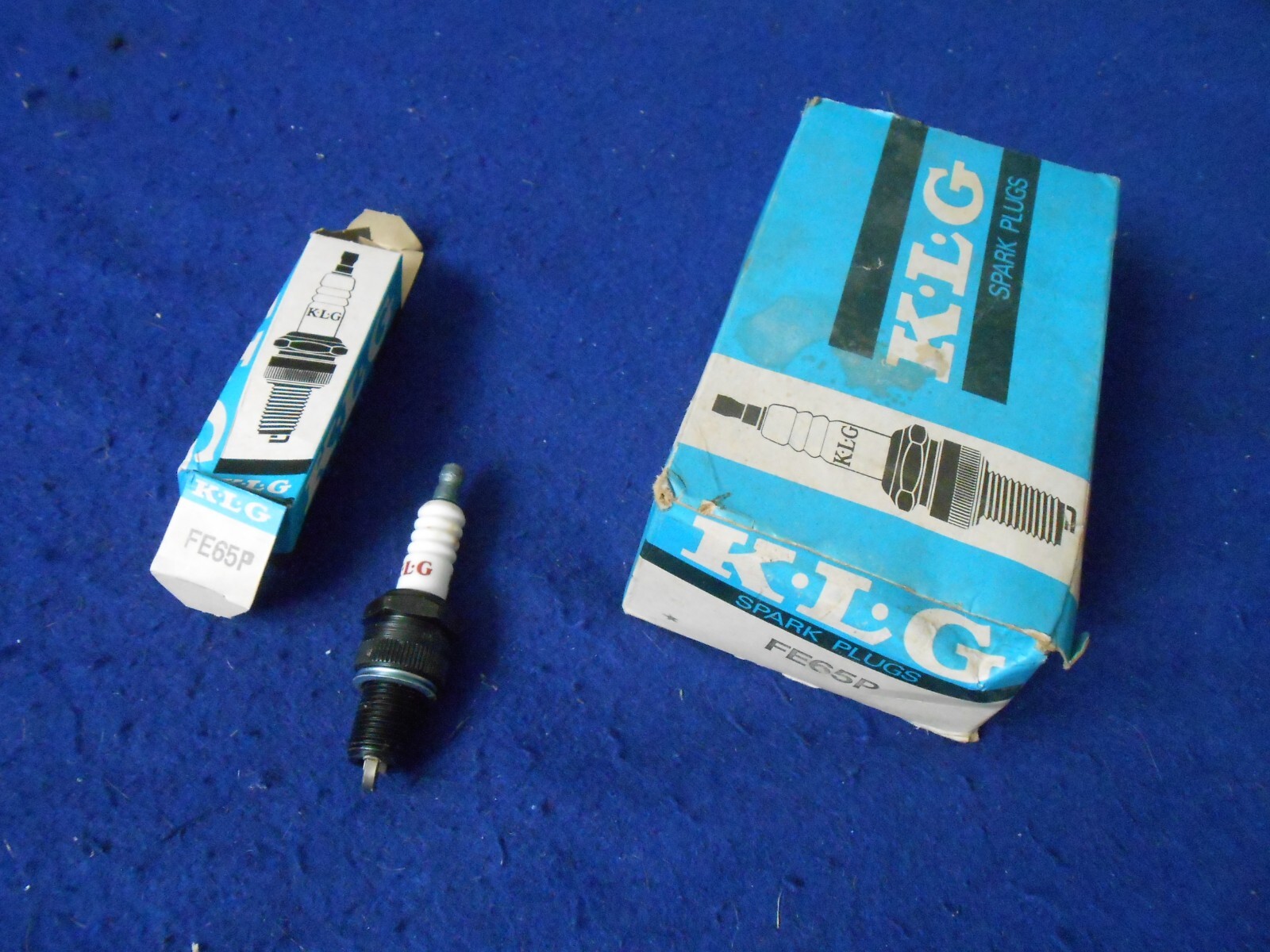 NOS KLG Box of 12 Spark Plugs Individually Boxed Jaguar Healey MG TR FE65P