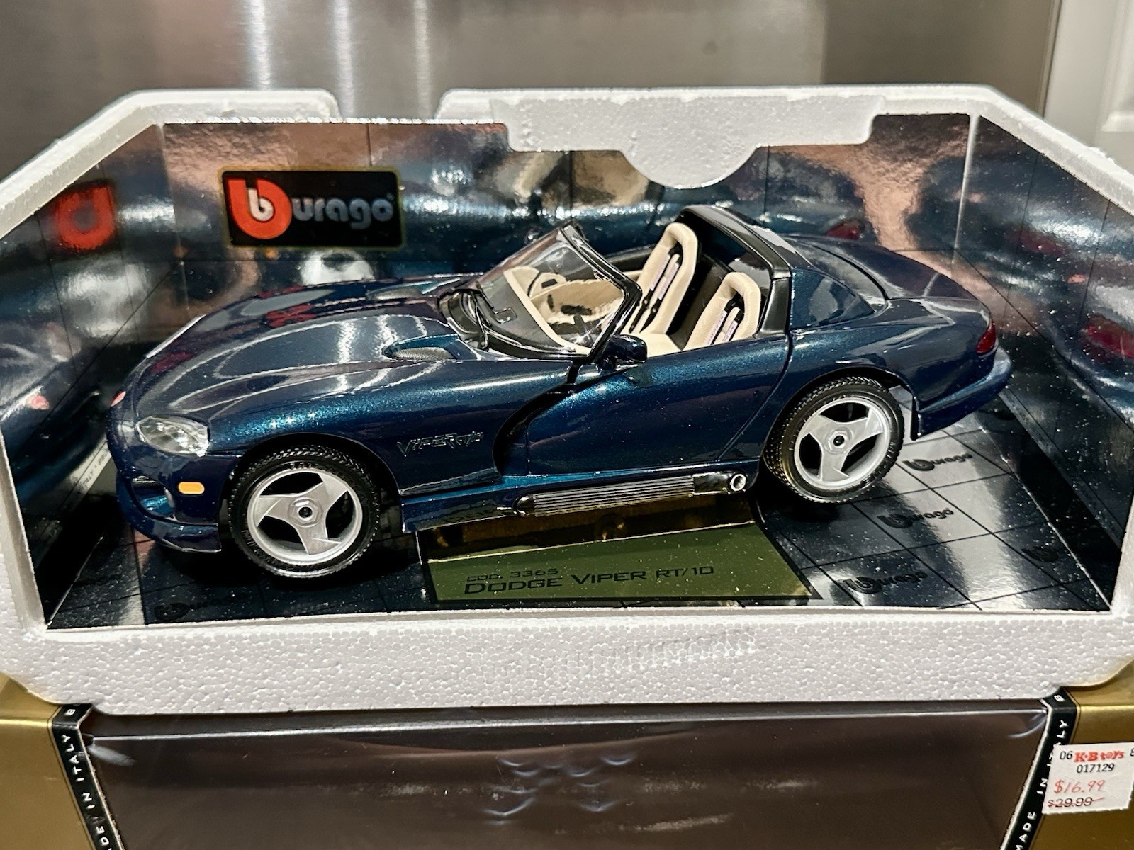 Bburago Gold Collection 1:18 1993 Dodge Viper RT/10 Blue Diecast w/ Case
