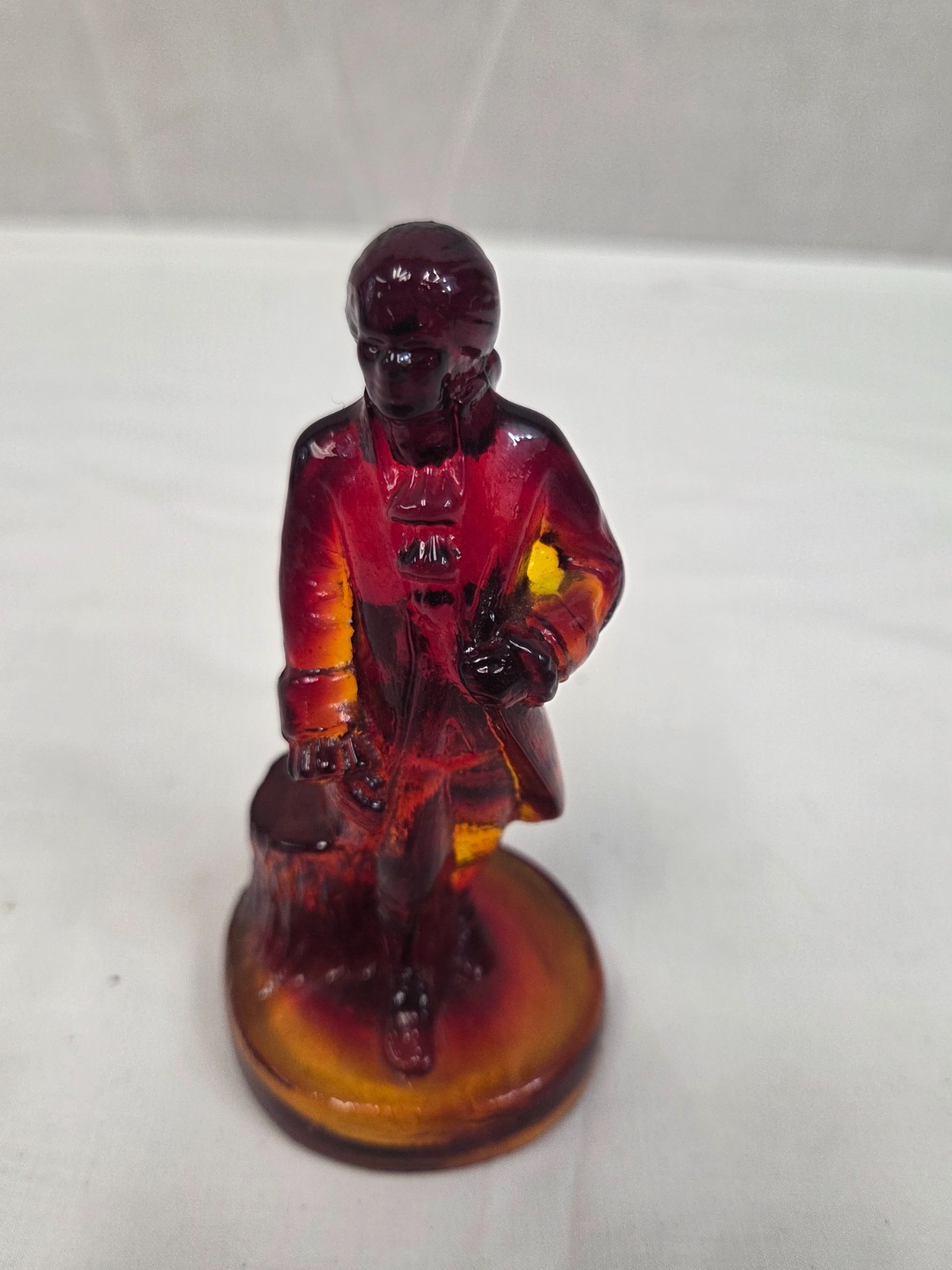 Vintage 1970\'s Degenhart John Alden Figurine Red Glass 4 1/4\