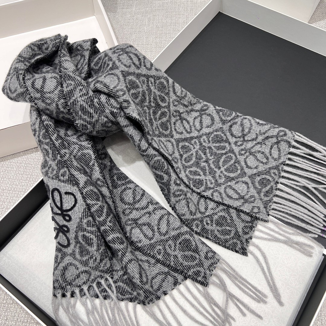 LOEWE Wool Cashmere Scarf Gray Anagram Jacquard Fringe Unisex 180x38cm LOEWE Wool Cashmere Scarf Gray Anagram Jacquard Fringe Unisex 180x38cm