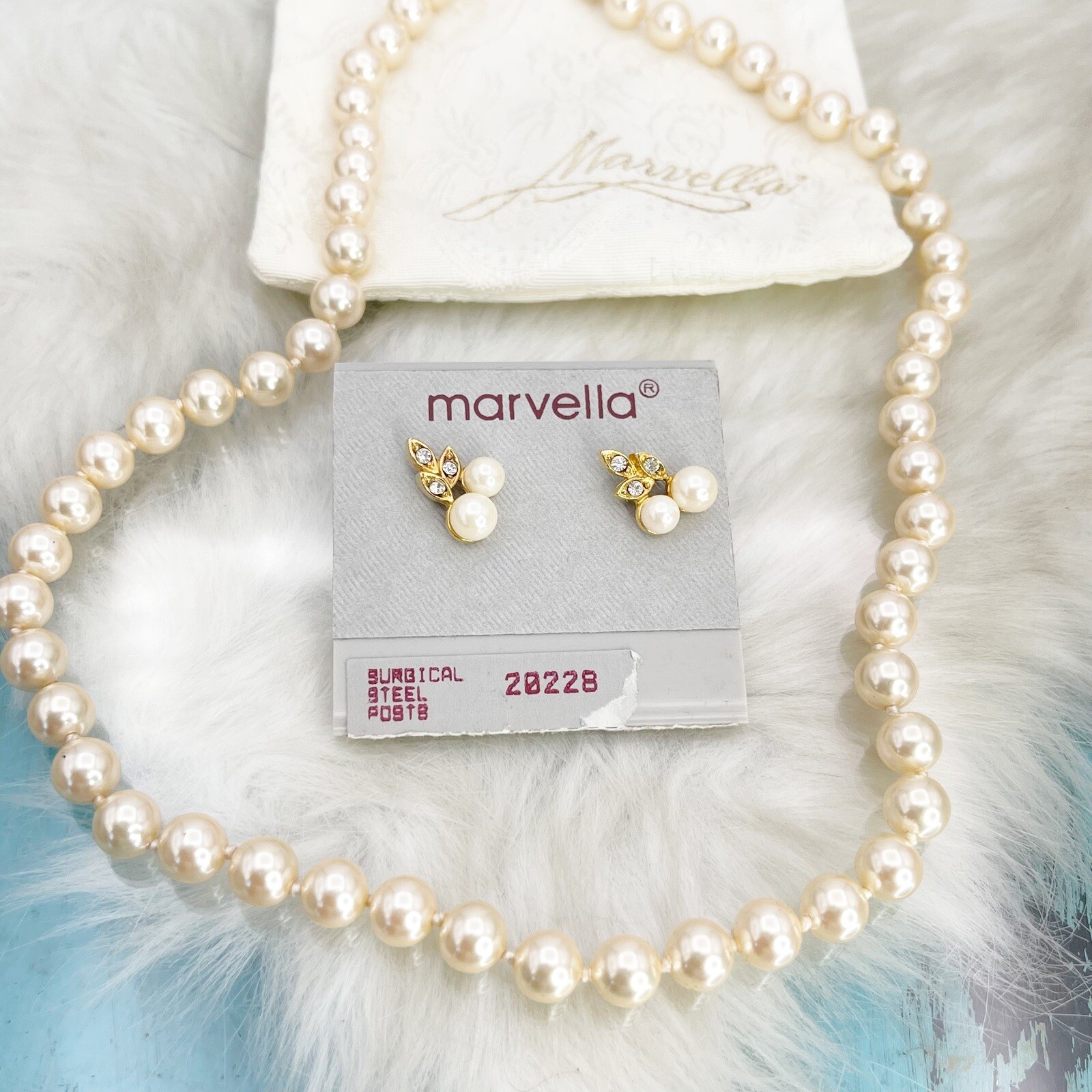 Vintage Marvella Pearl Gold Tone Jewelry Set~Necklace & Earrings Vintage Marvella Pearl Gold Tone Jewelry Set~Necklace & Earrings