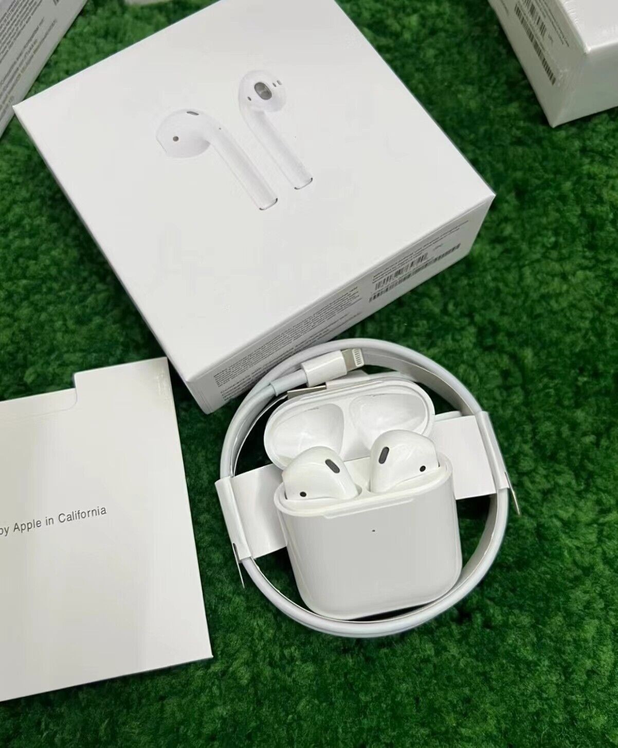 AppleAirPods2nd Generation with Charging Case 2²nd Generation White NEW Sealed AppleAirPods2nd Generation with Charging Case 2²nd Generation White NEW Sealed