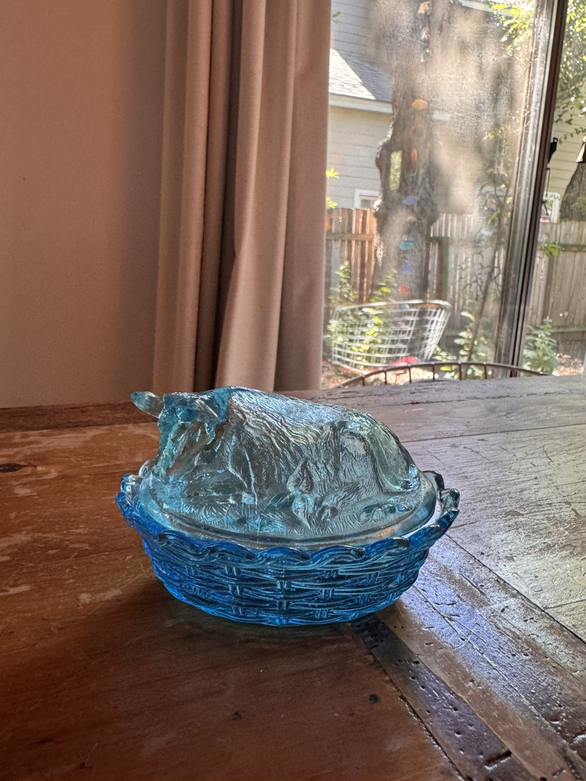 Vintage LG WRIGHT Blue Glass Cow Bull On A Nest Covered Dish 5” Vintage LG WRIGHT Blue Glass Cow Bull On A Nest Covered Dish 5”