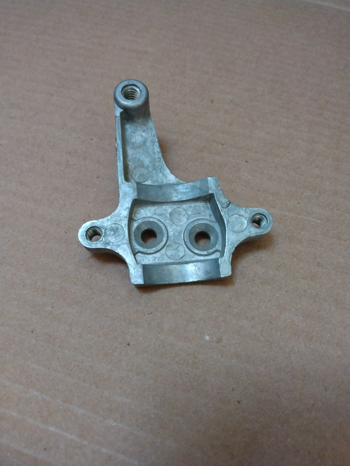 OEM EARLY OMC 304255 Bracket, CHOKE NLA VINTAGE 1940\'s - 1950\'s OEM EARLY OMC 304255 Bracket, CHOKE NLA VINTAGE 1940\'s - 1950\'s