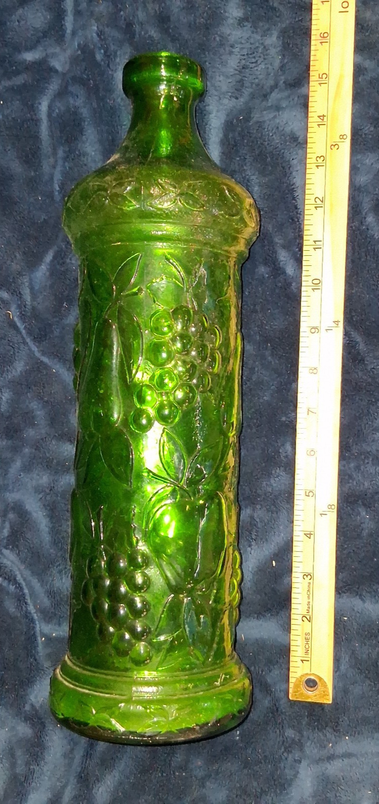 Vtg Italian Empoli Green Glass Decanter Bottle Embossed Grapes & Fruit Vine Vtg Italian Empoli Green Glass Decanter Bottle Embossed Grapes & Fruit Vine