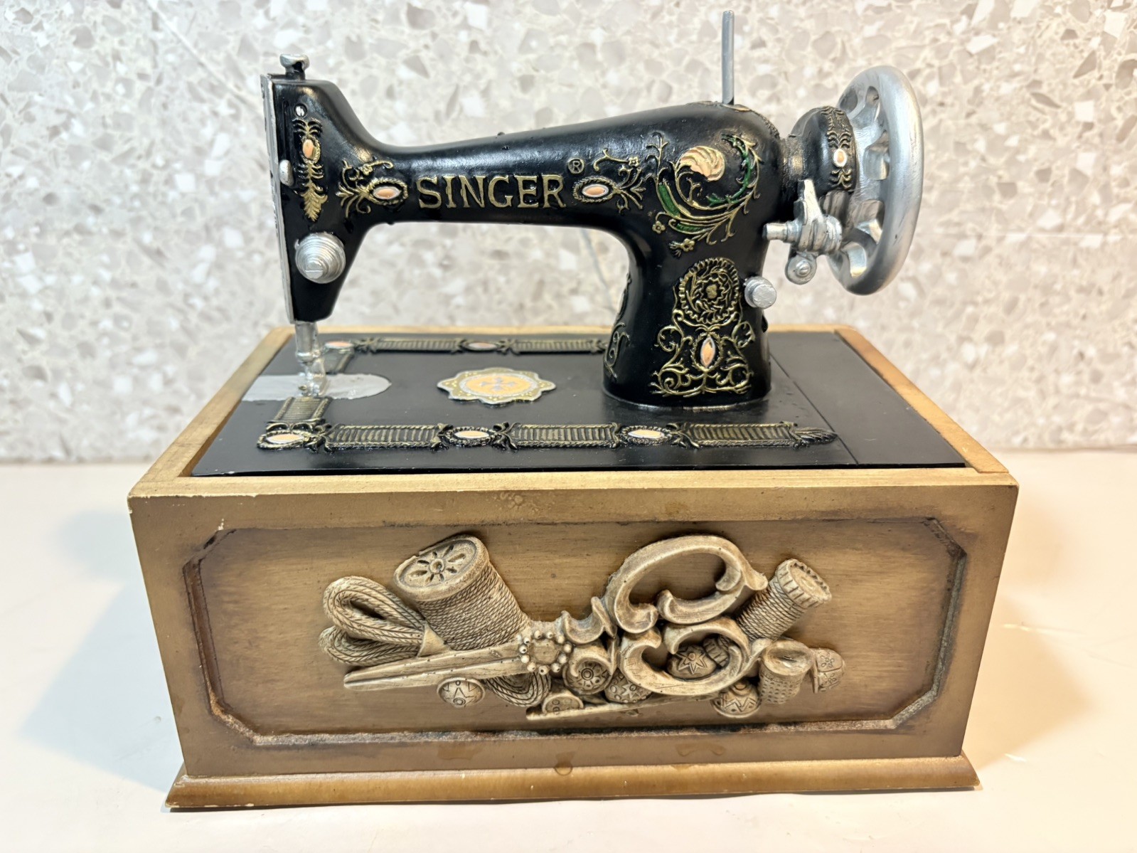 VTG SINGER SEWING BOX - MINIATURE REPLICA ANTIQUE SEWING MACHINE SLIDE TOP