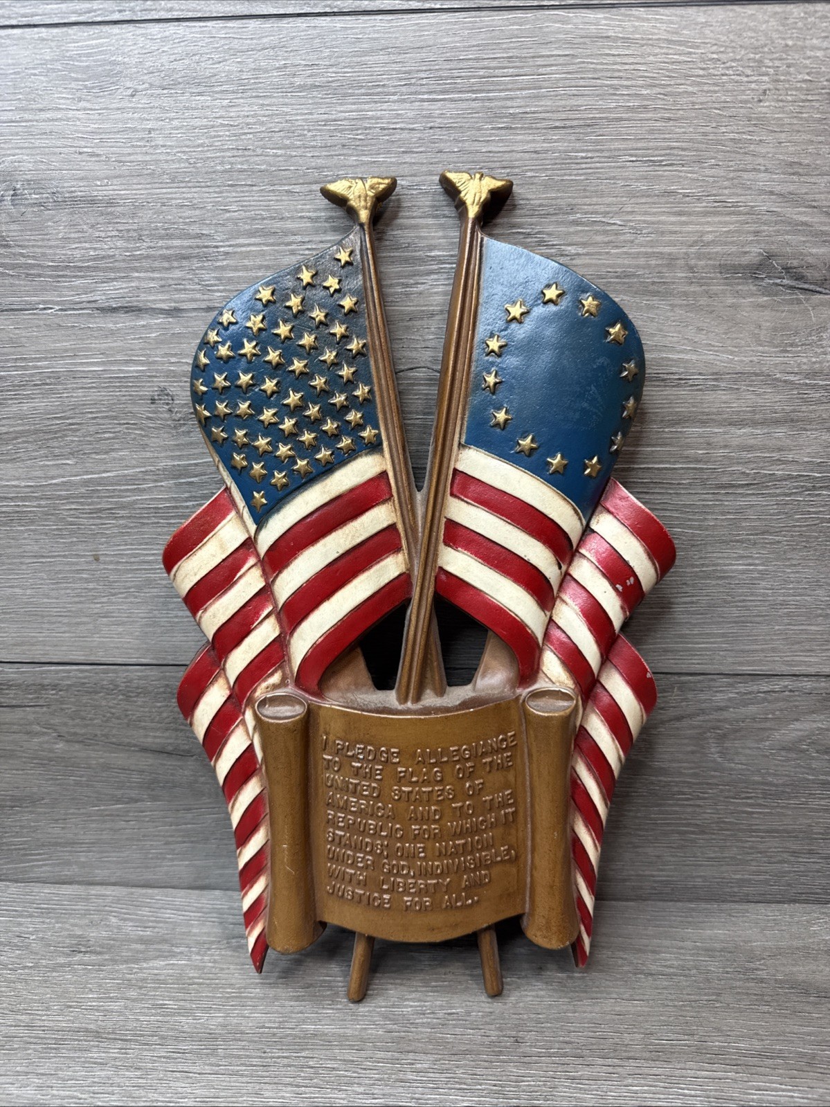 VINTAGE 1960'S SEXTON AMERICAN FLAG PLEDGE ALLEGIANCE METAL WALL PLAQUE
