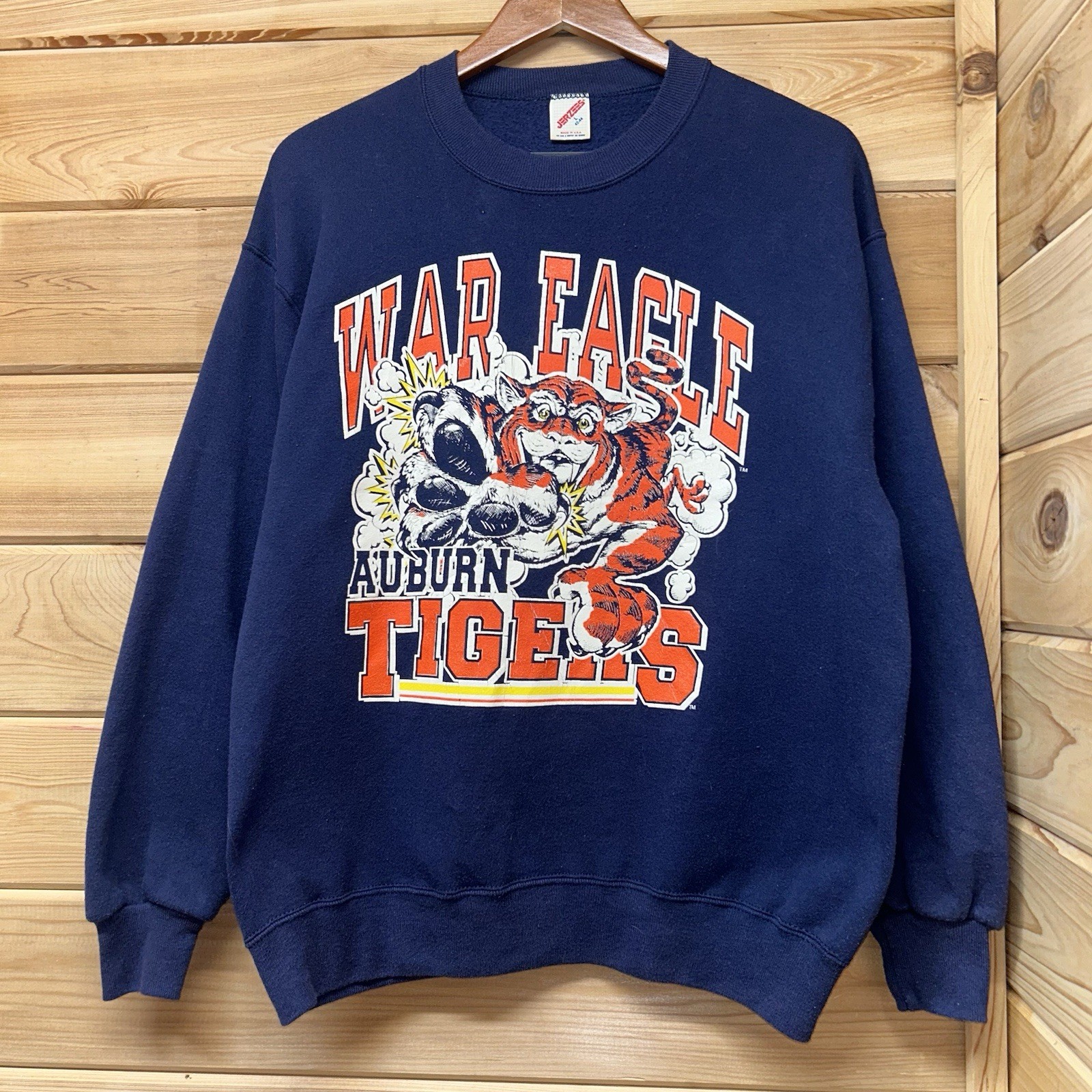 Vintage Auburn Tigers War Eagle Collegiate Crewneck Sweatshirt 90s Size M/L Vintage Auburn Tigers War Eagle Collegiate Crewneck Sweatshirt 90s Size M/L
