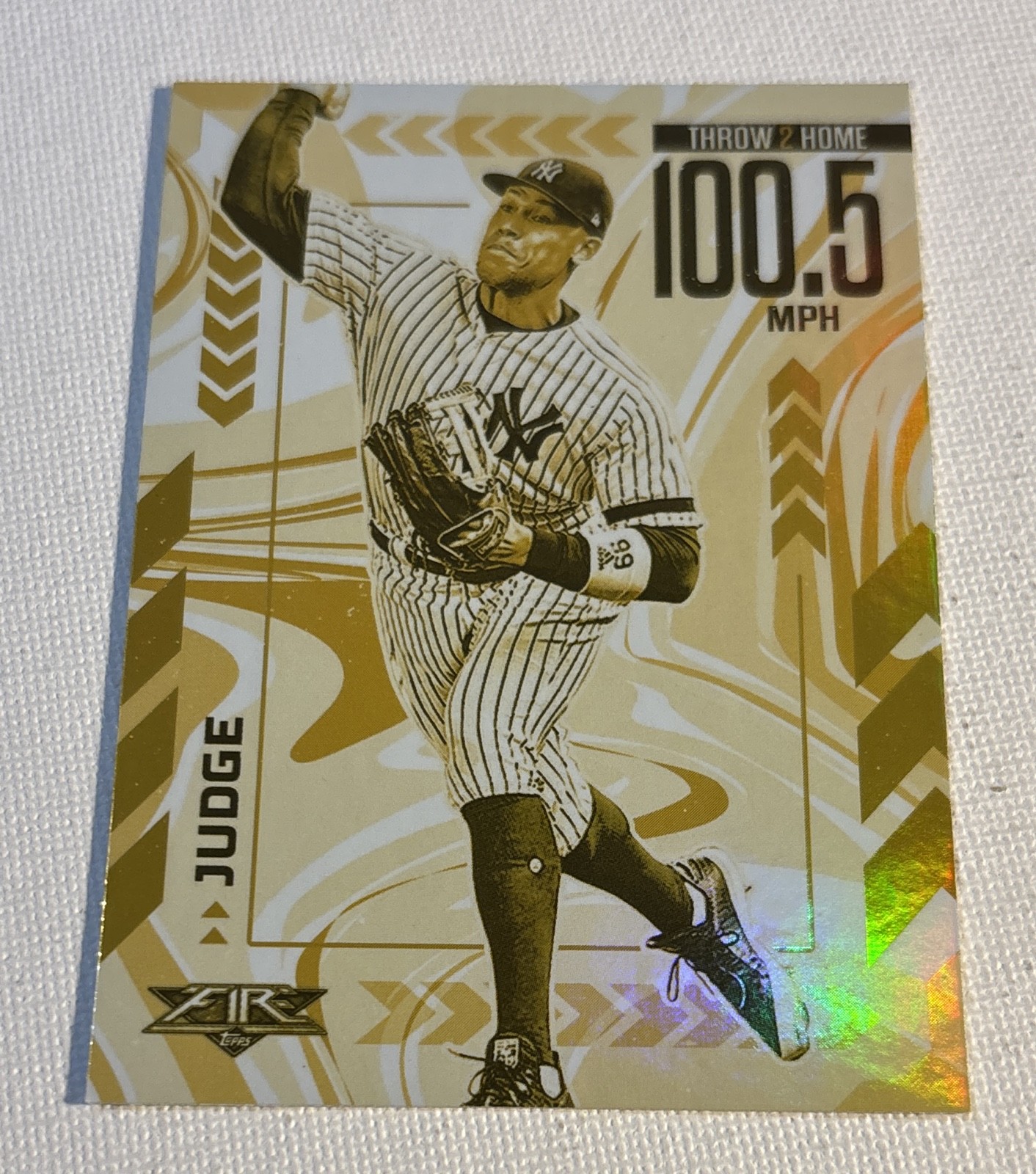 2020 Topps Fire - Arms Ablaze Aaron Judge #AA-1 Gold Minted 2020 Topps Fire - Arms Ablaze Aaron Judge #AA-1 Gold Minted