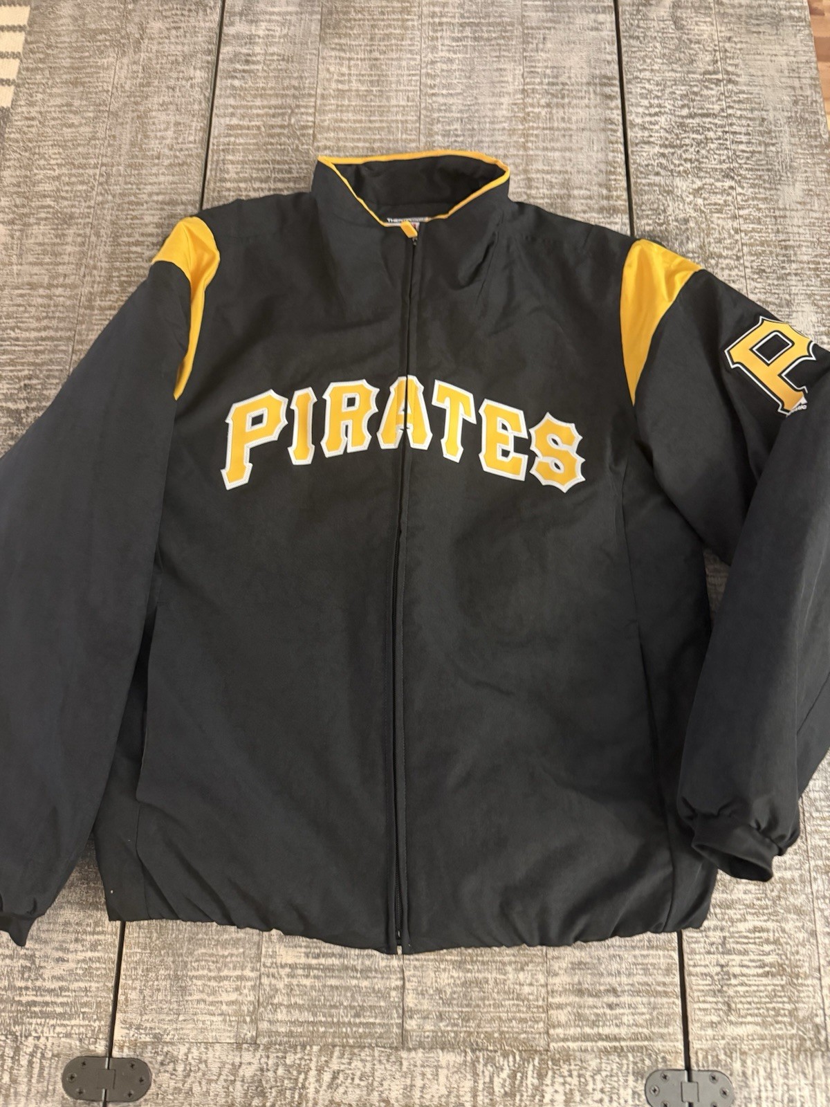 Vintage Men’s Medium, Majestic, Authentic Pirates Jacket Vintage Men’s Medium, Majestic, Authentic Pirates Jacket
